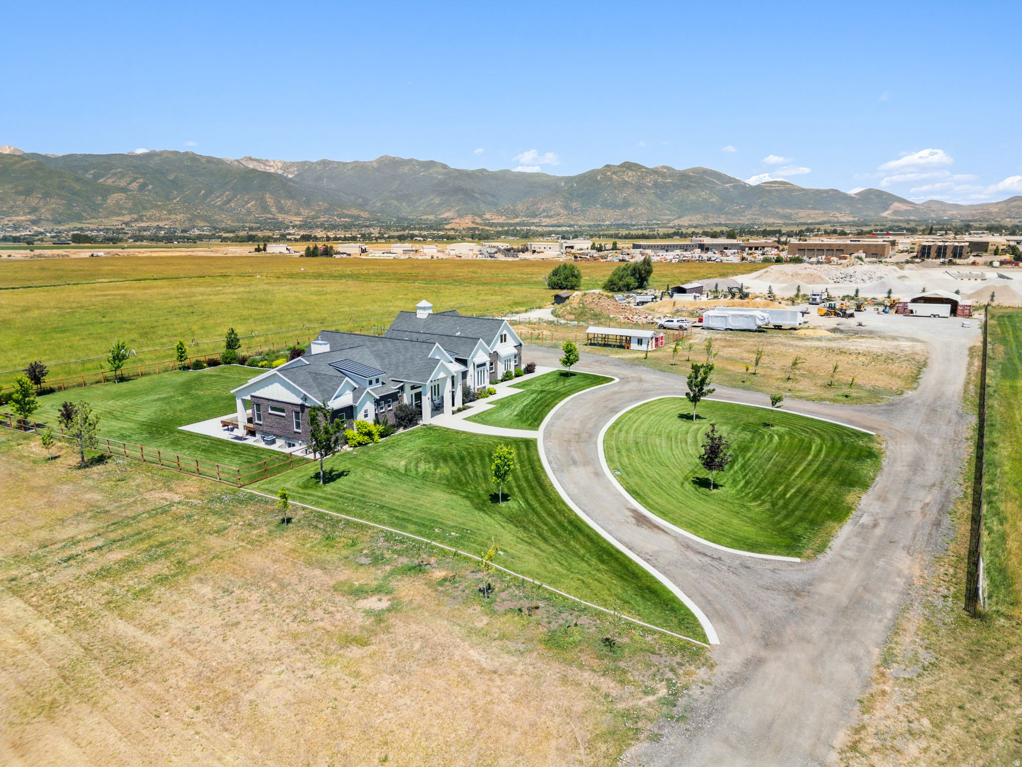 THREE FARMS ESTATES - Residential