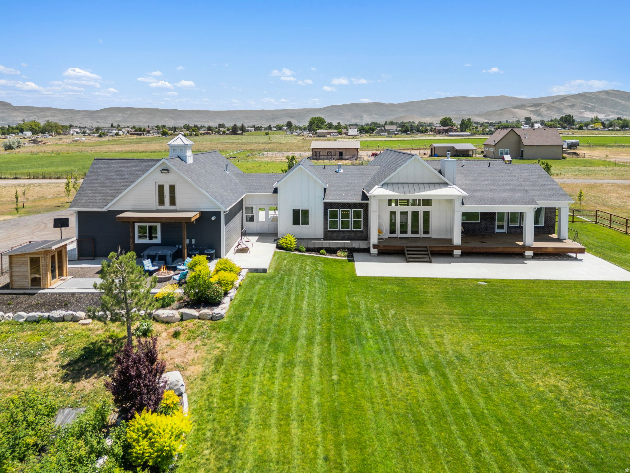 THREE FARMS ESTATES - Residential
