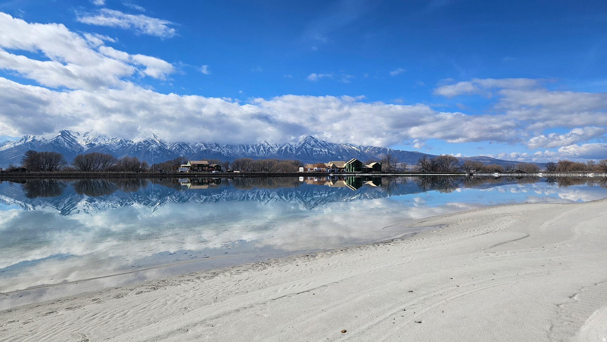 WILLOW LAKES - Land