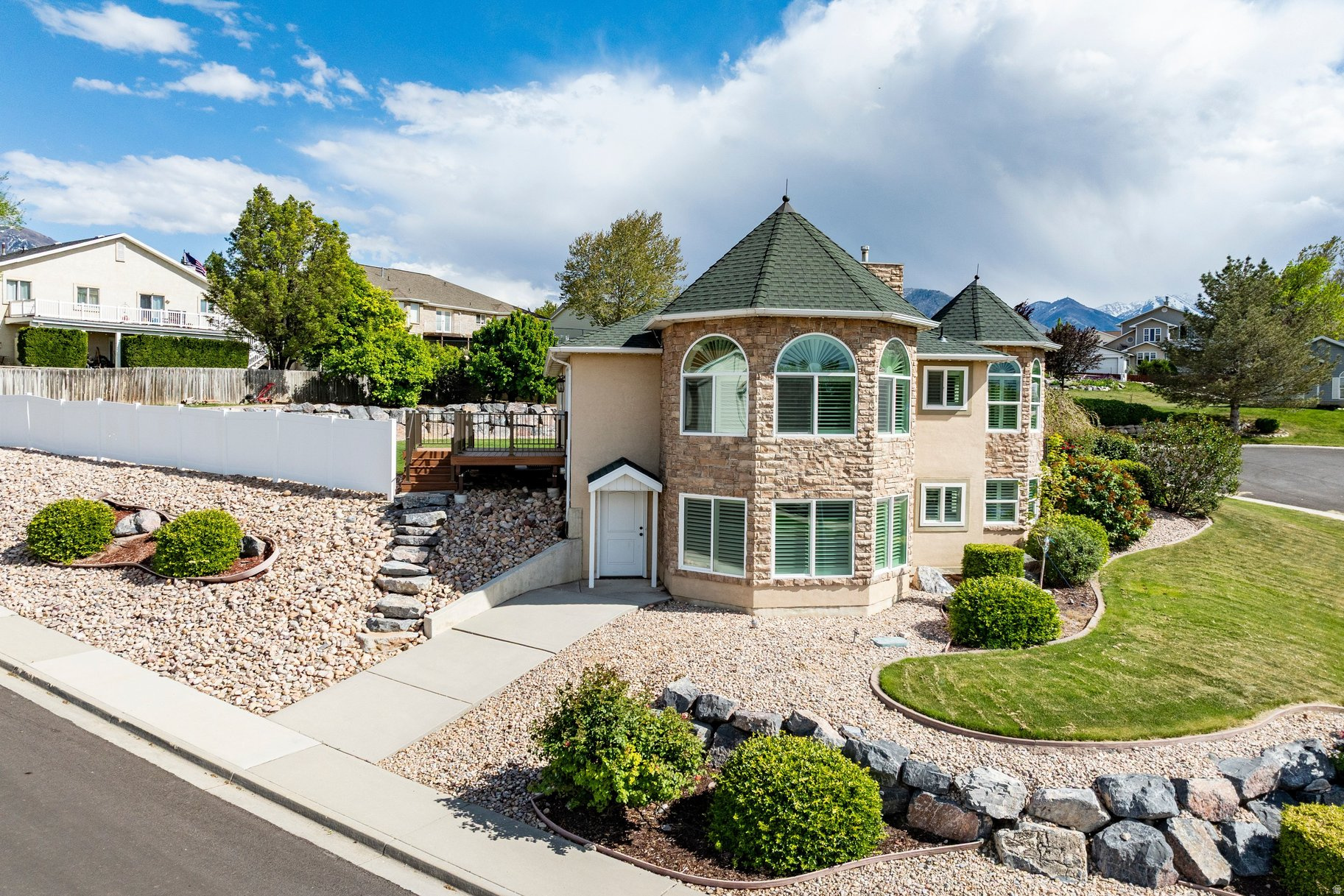 HIGHLAND ESTATES - Residential