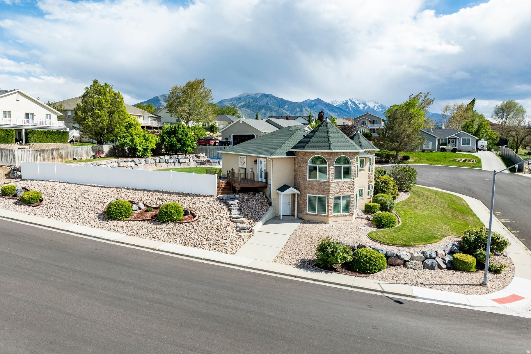 HIGHLAND ESTATES - Residential