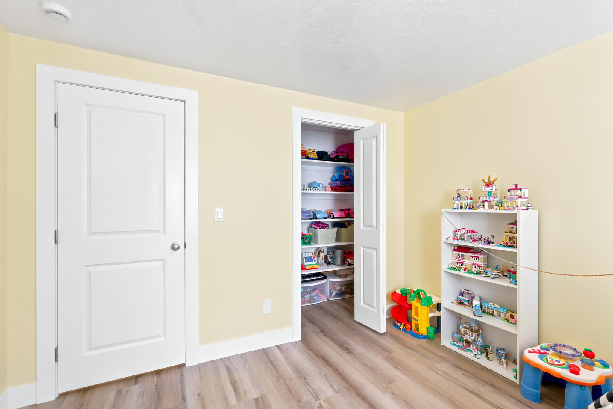 AUBURN HILLS - Residential