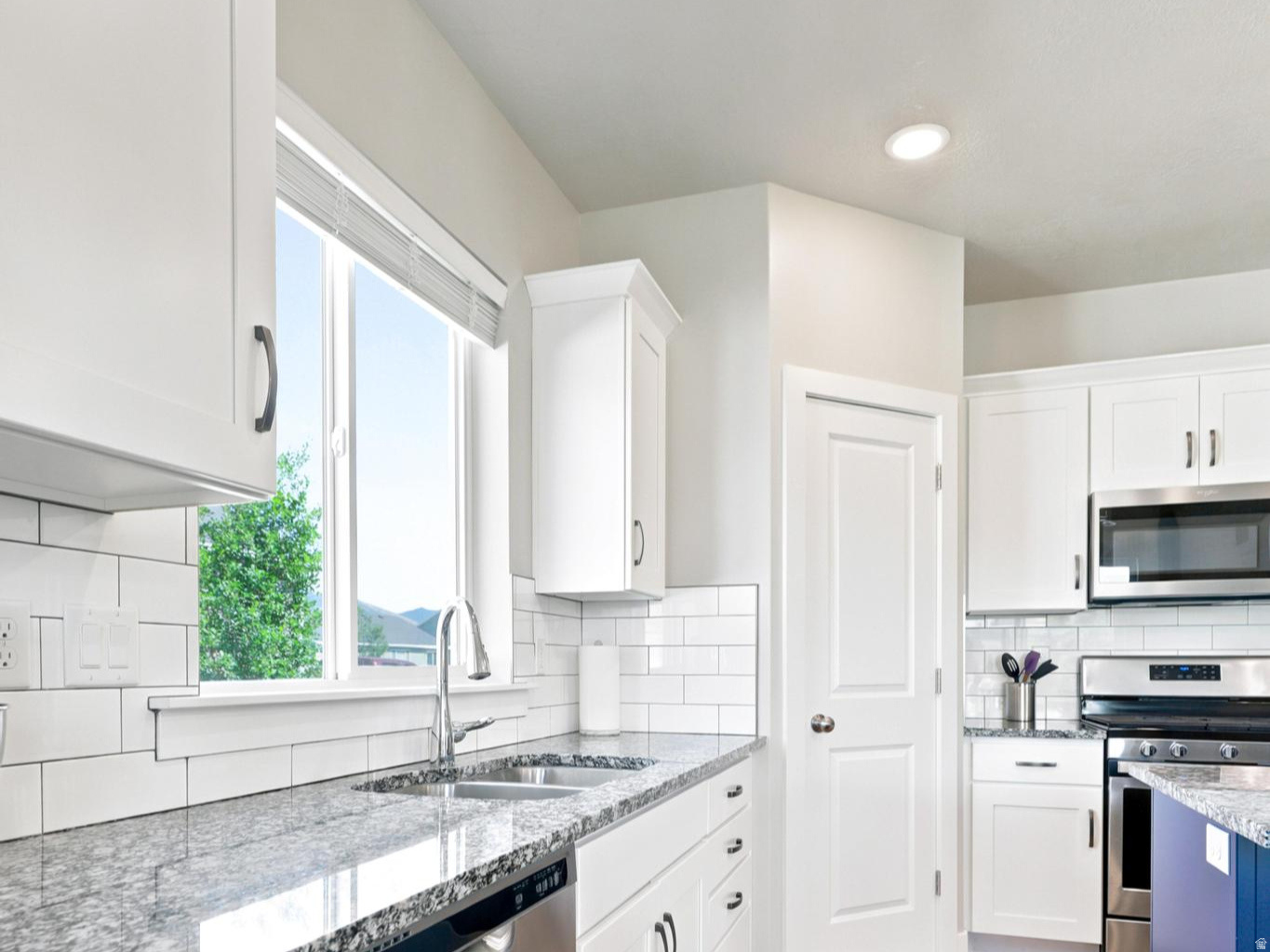 AUBURN HILLS - Residential