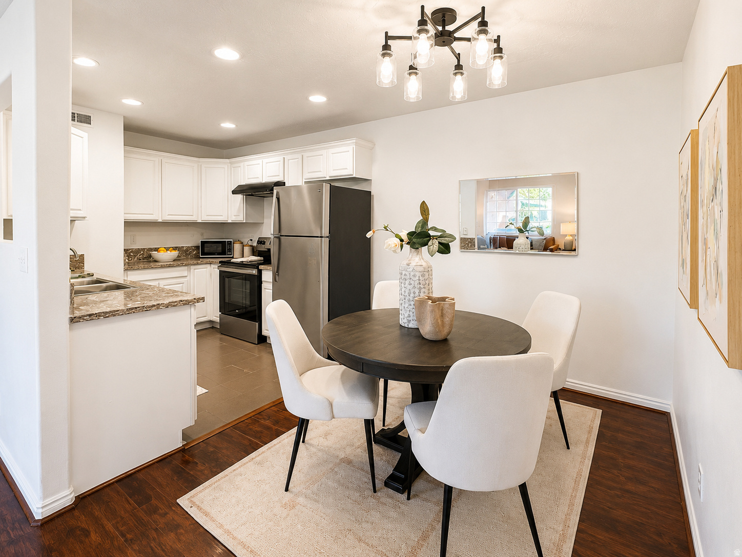 MADISON COURT - Residential