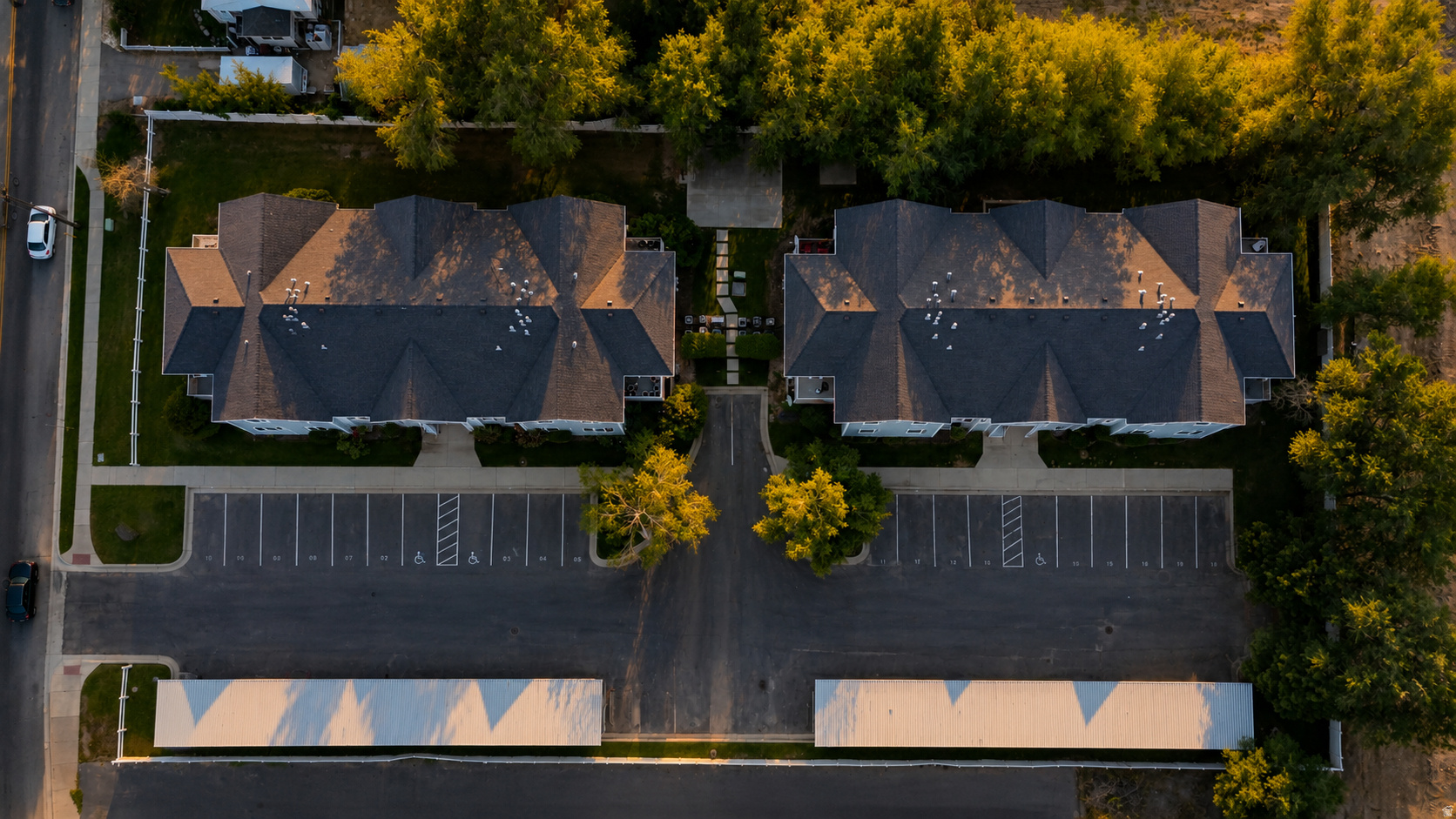 MADISON COURT - Residential
