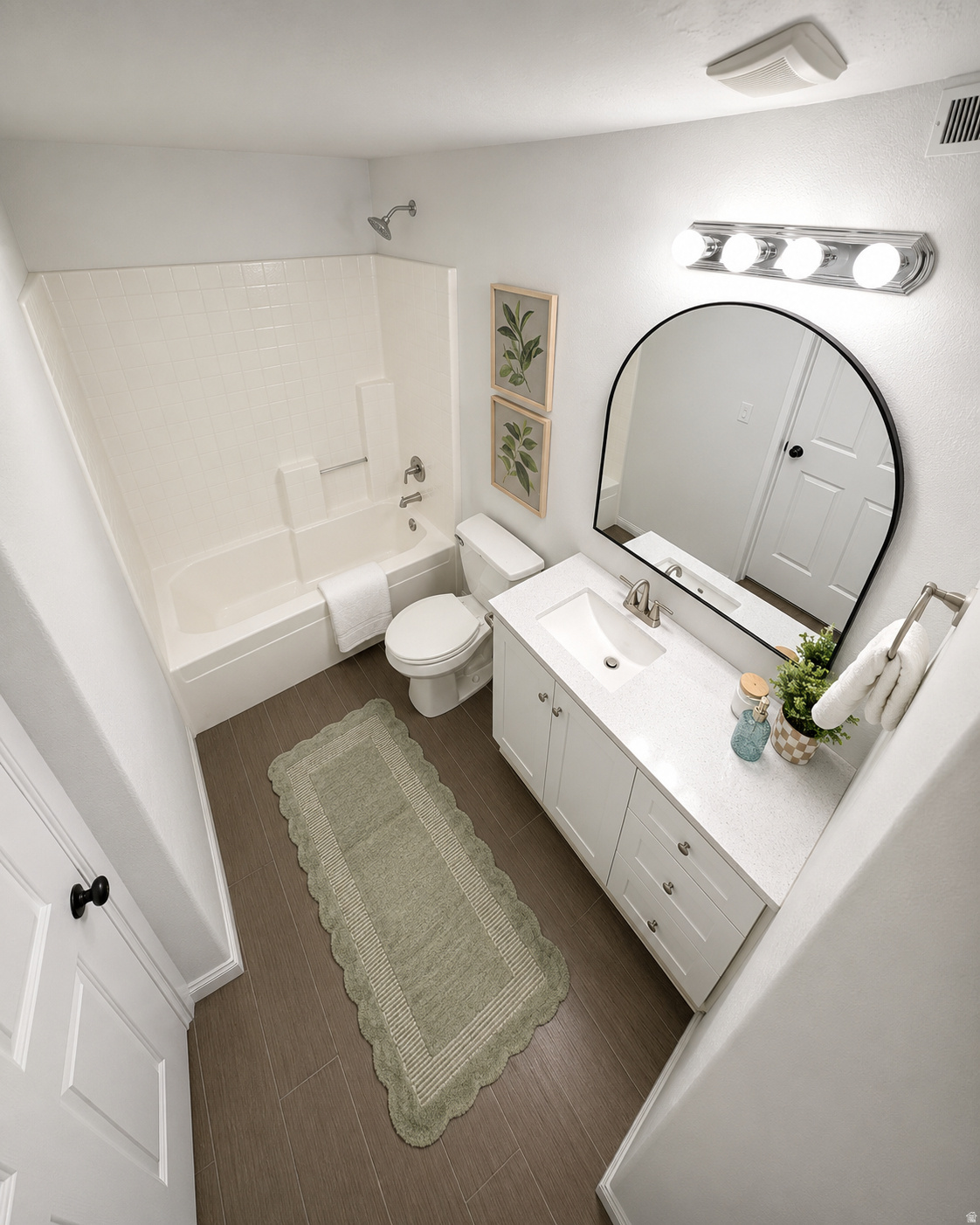 MADISON COURT - Residential