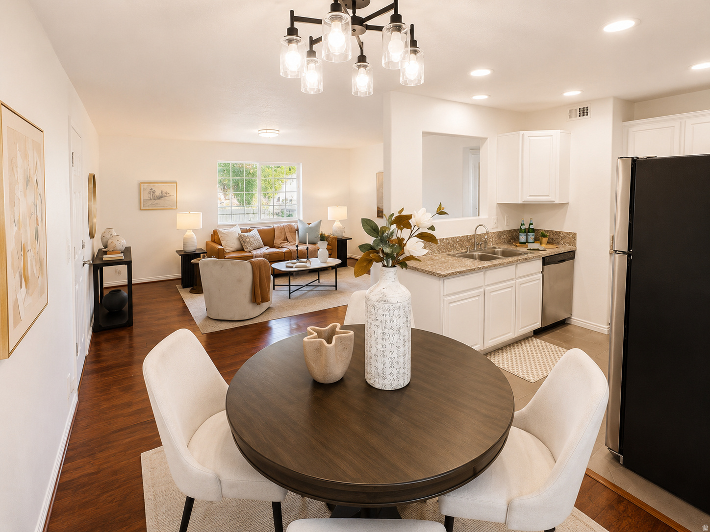 MADISON COURT - Residential