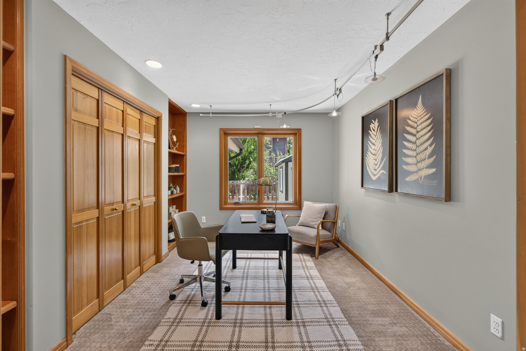 SILVER SPRINGS - Residential