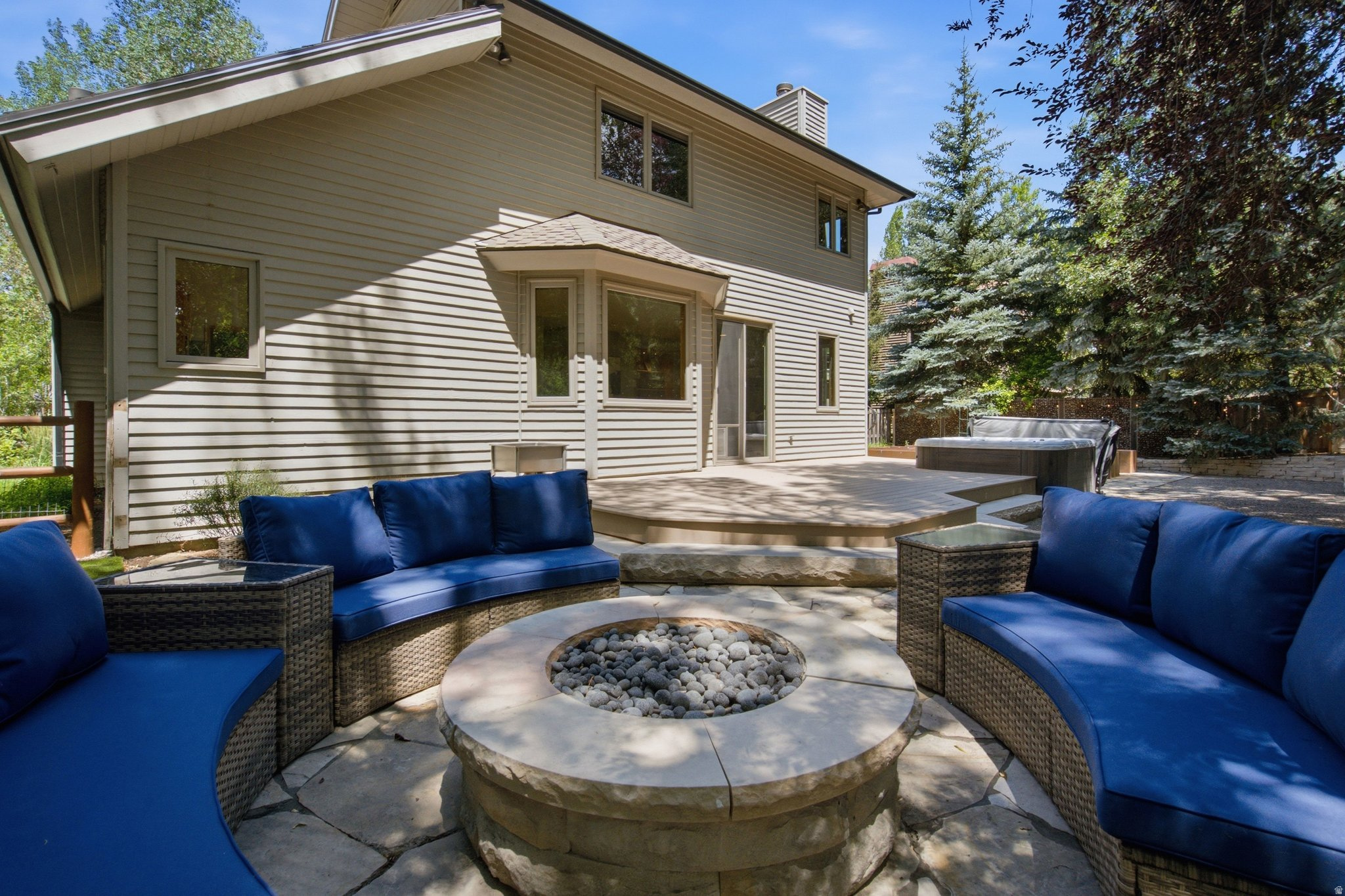 SILVER SPRINGS - Residential