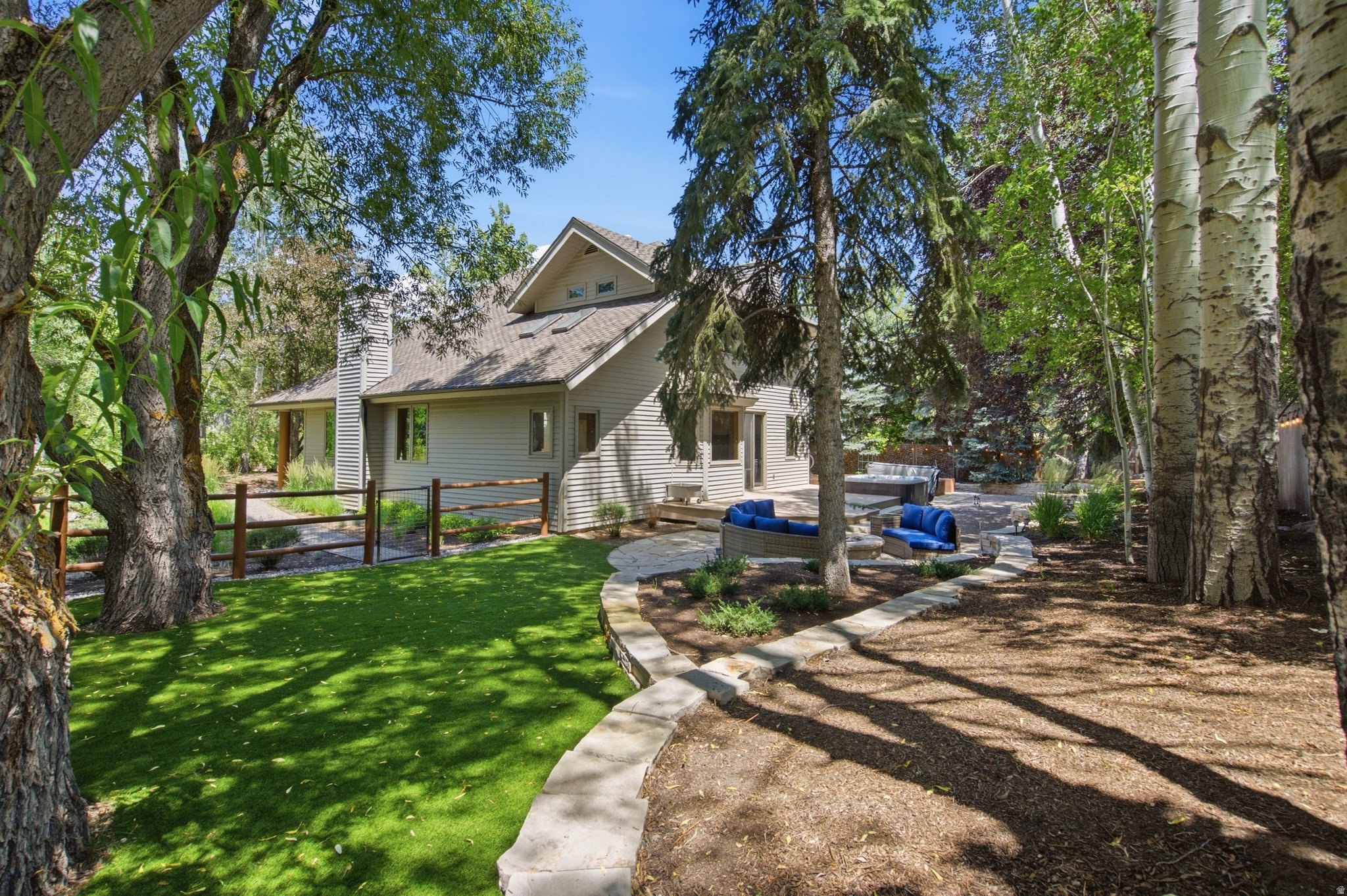 SILVER SPRINGS - Residential