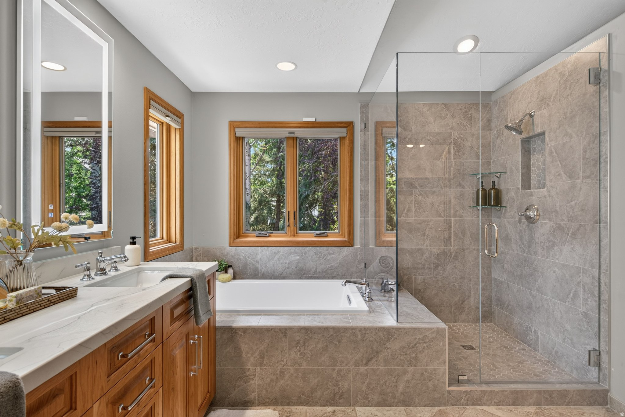 SILVER SPRINGS - Residential