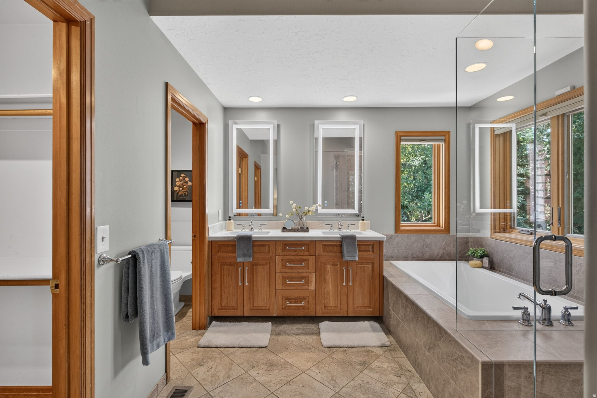 SILVER SPRINGS - Residential
