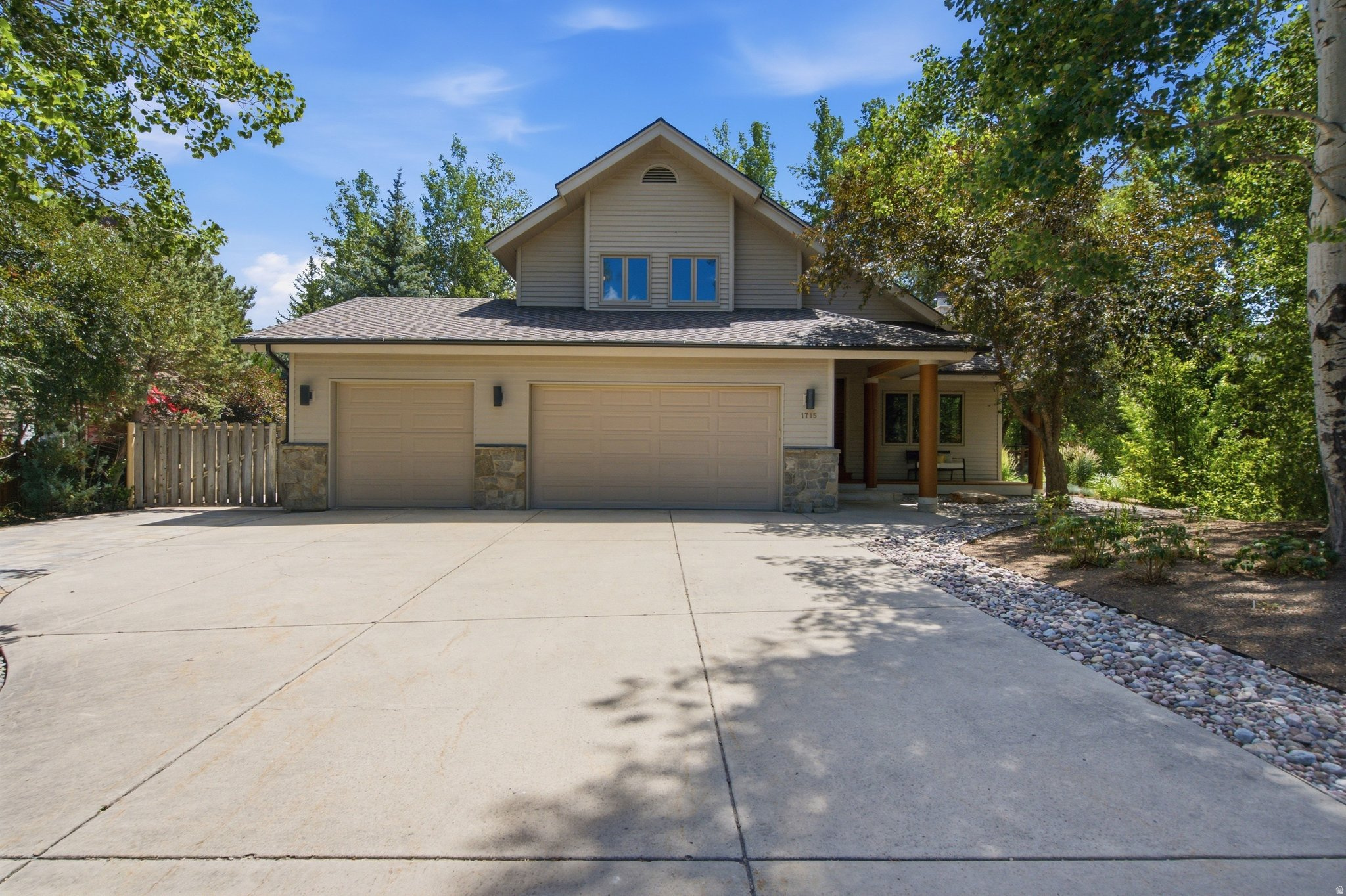 SILVER SPRINGS - Residential