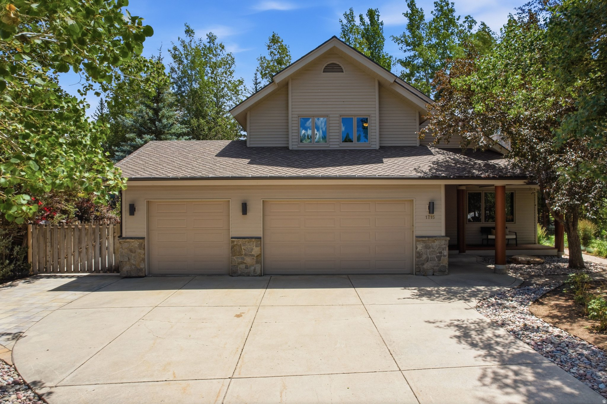 SILVER SPRINGS - Residential