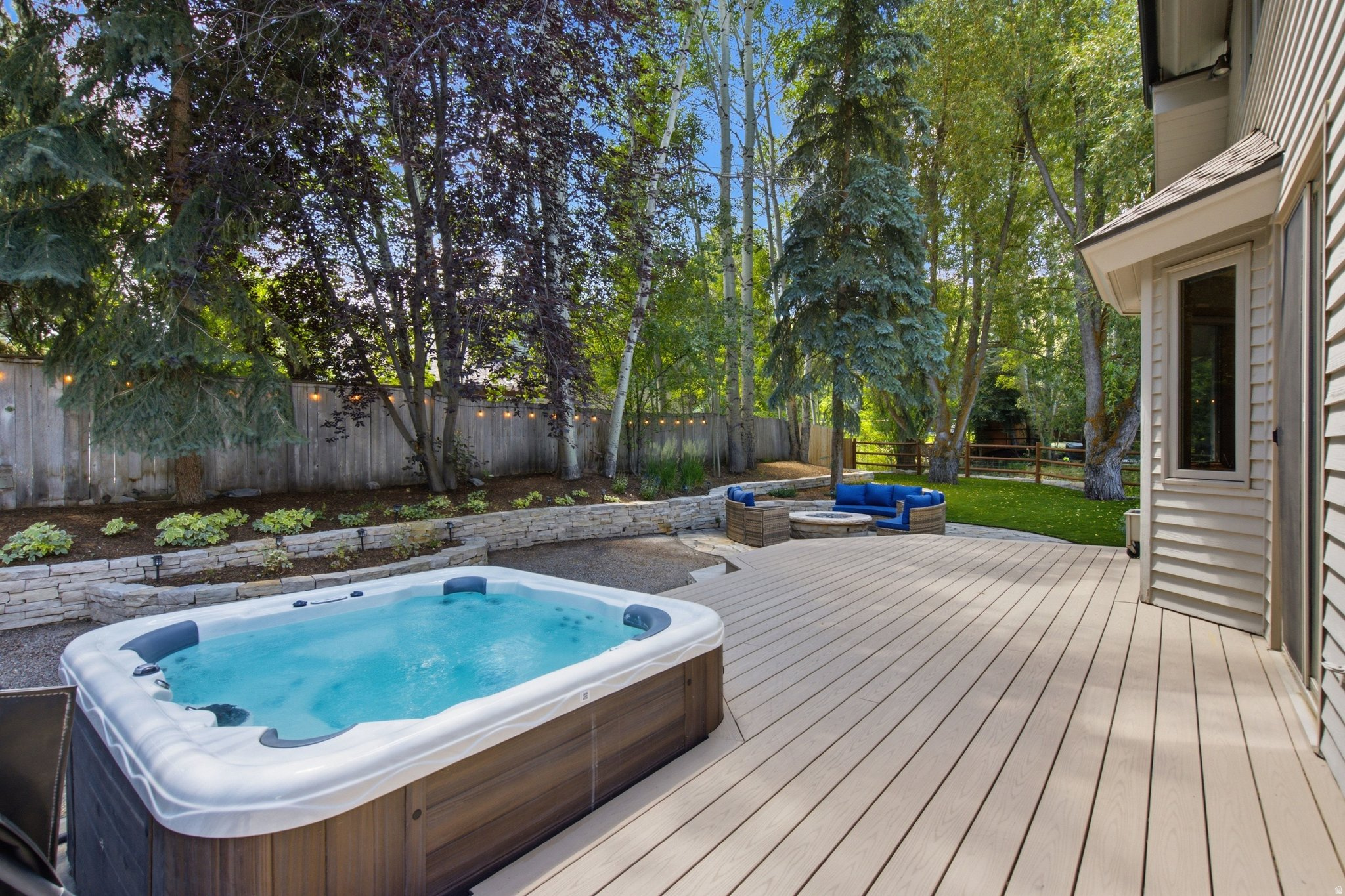 SILVER SPRINGS - Residential