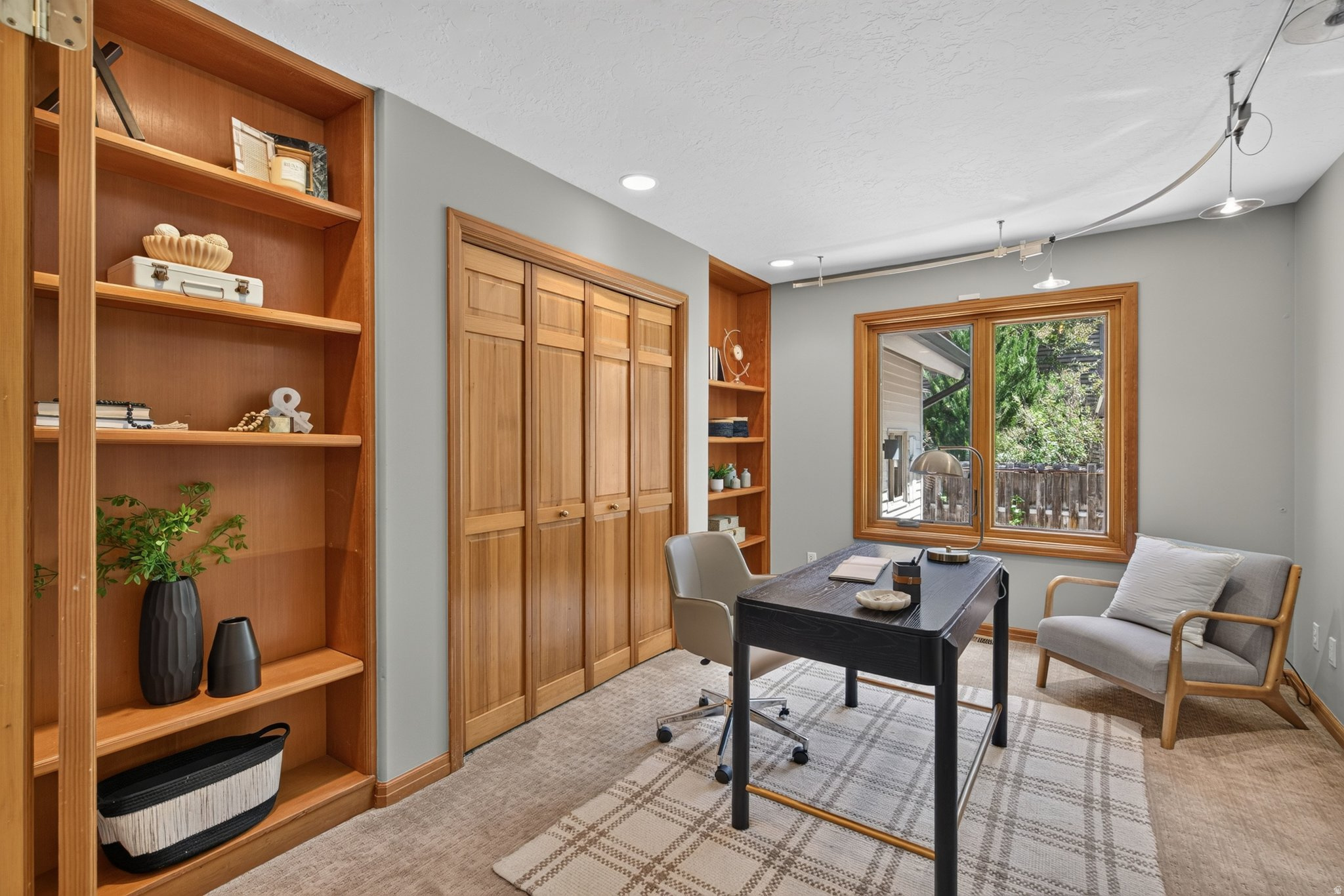SILVER SPRINGS - Residential