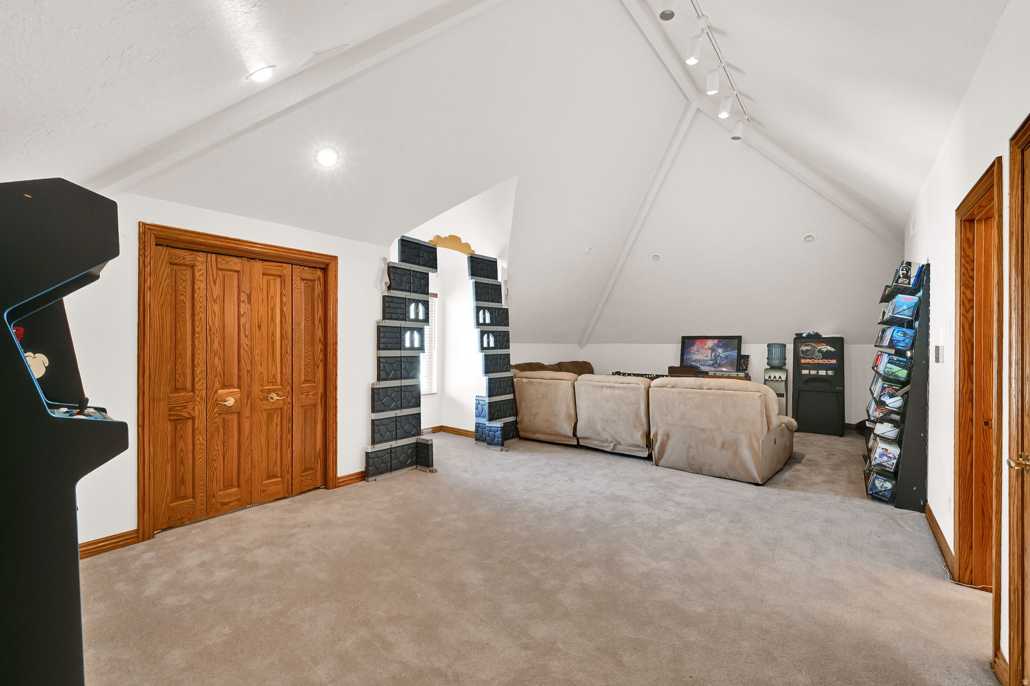 SHERWOOD HILLS - Residential