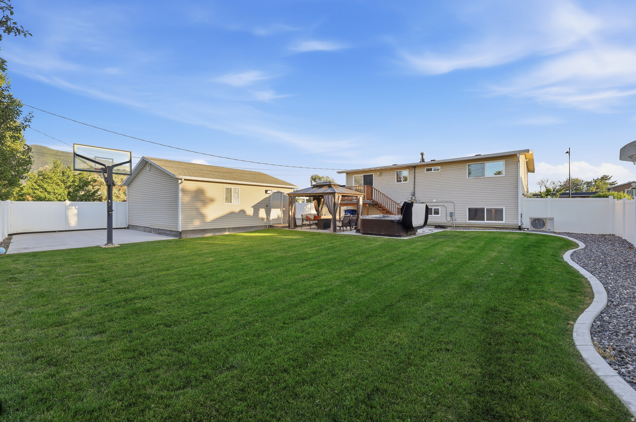 WHITE CITY - Residential