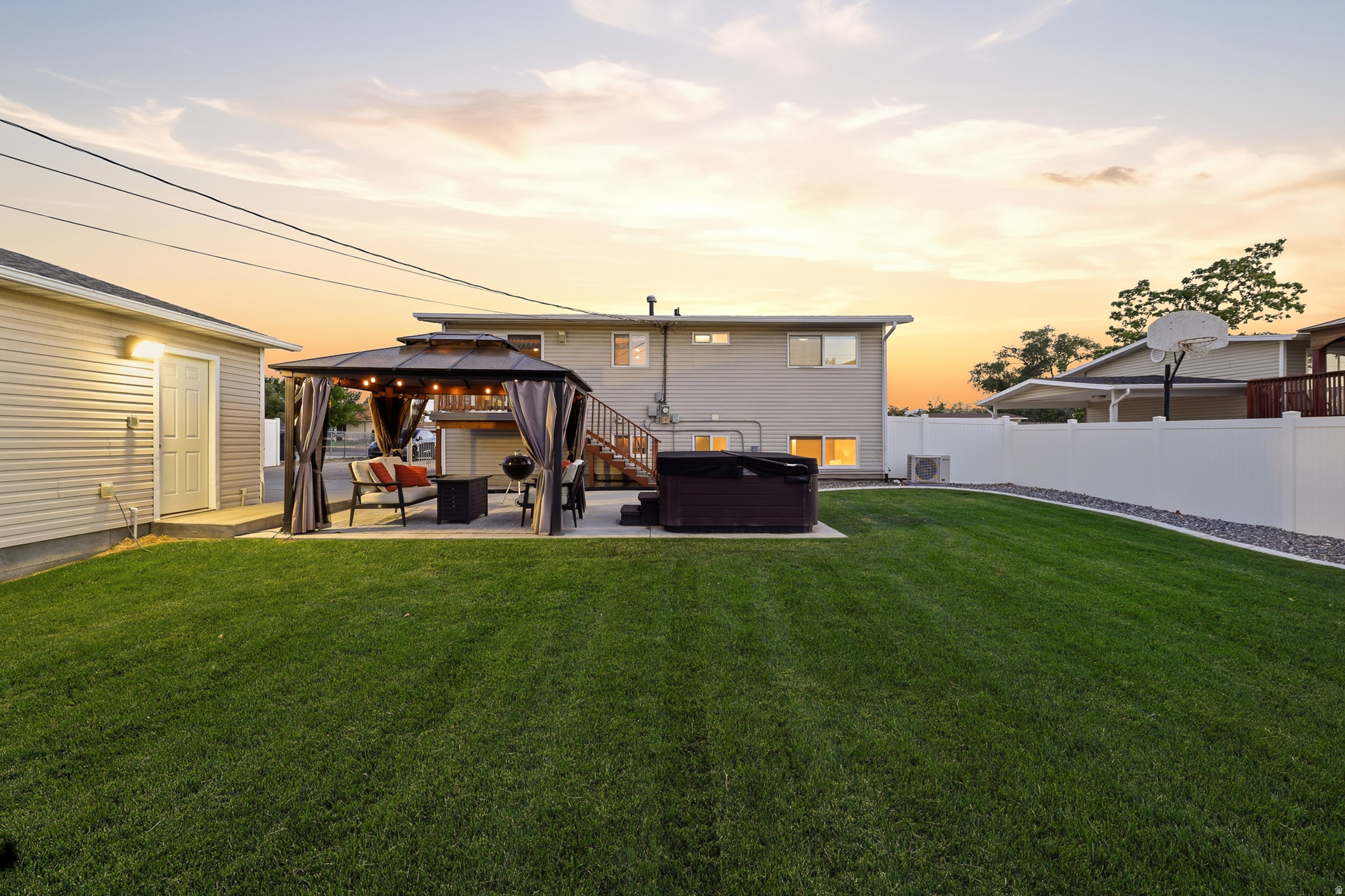 WHITE CITY - Residential