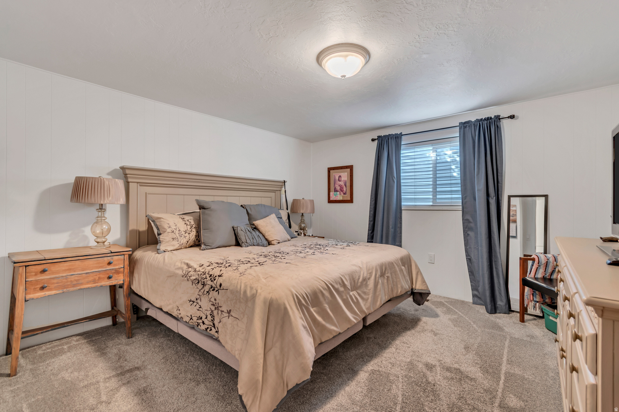 HEUGLY ACRES - Residential
