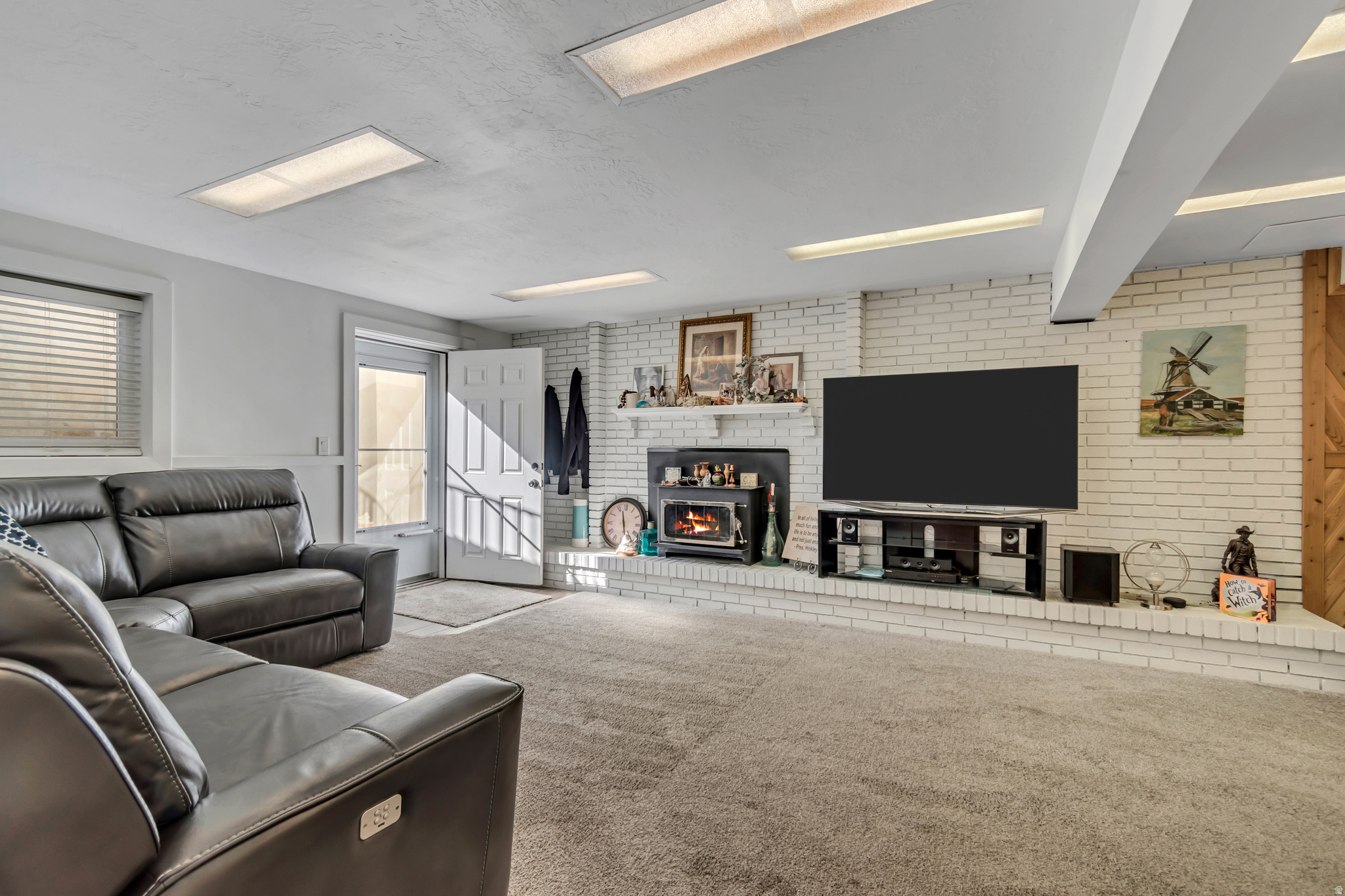 HEUGLY ACRES - Residential