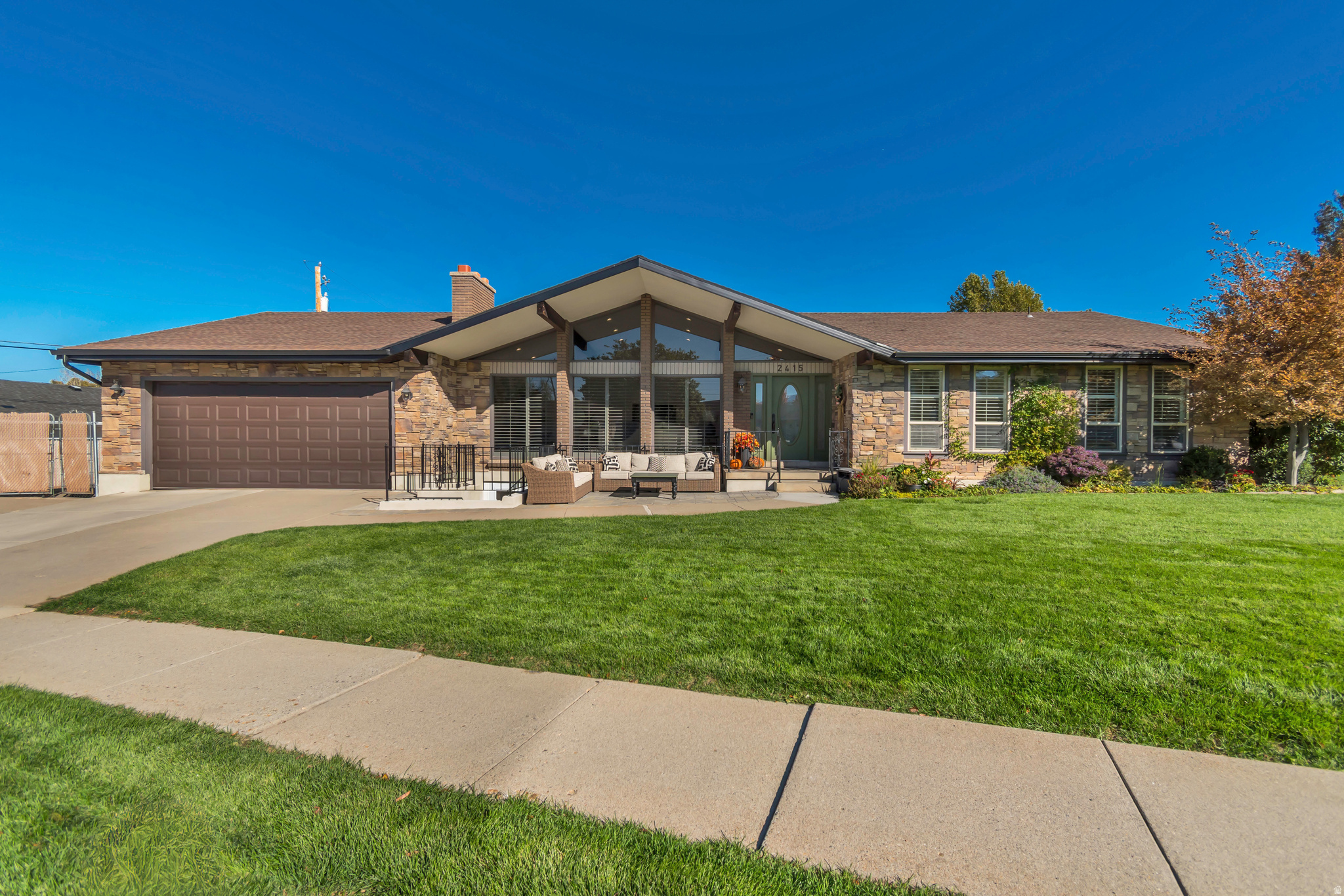 HEUGLY ACRES - Residential