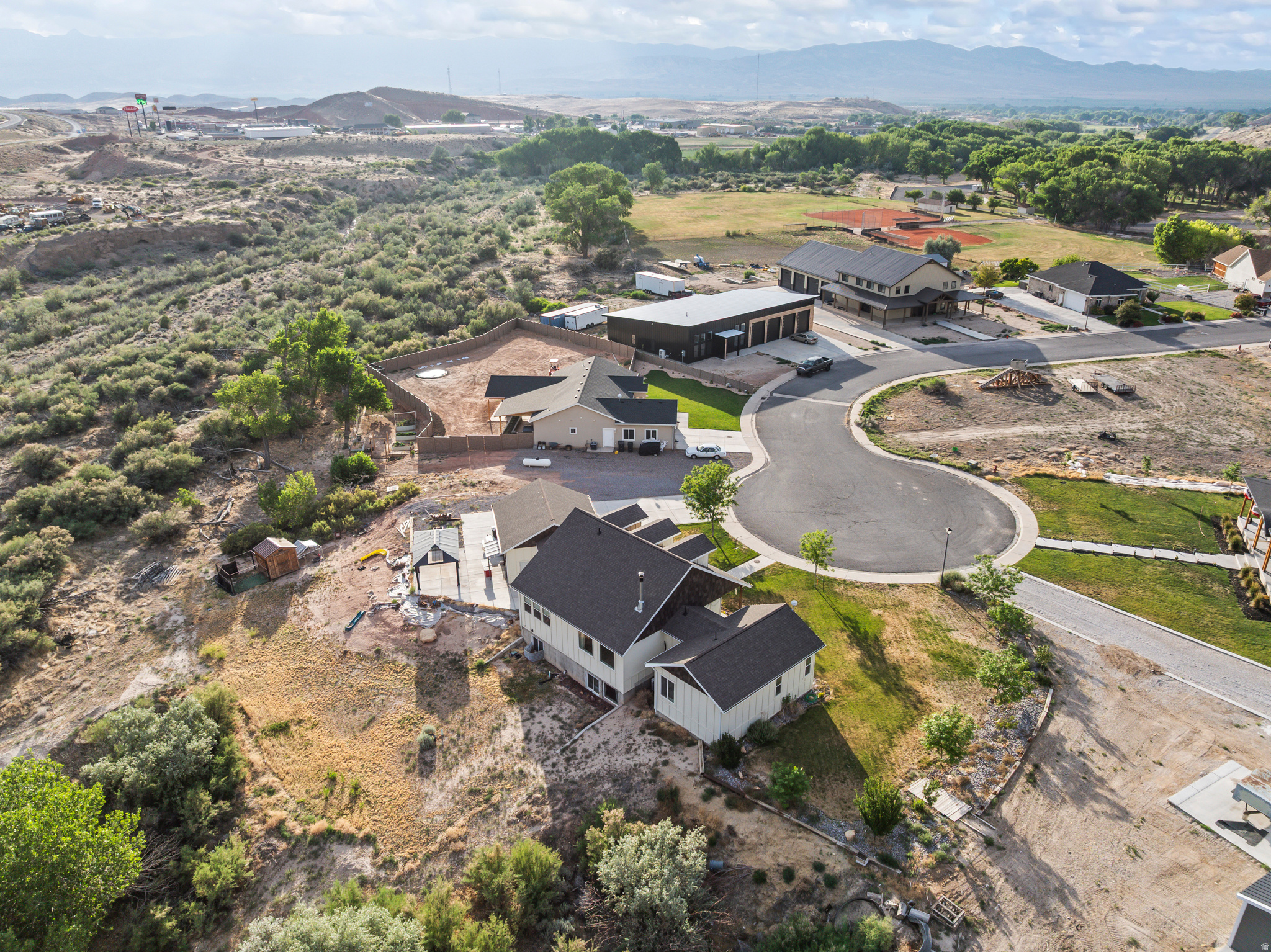 RIVER ROCK - Residential