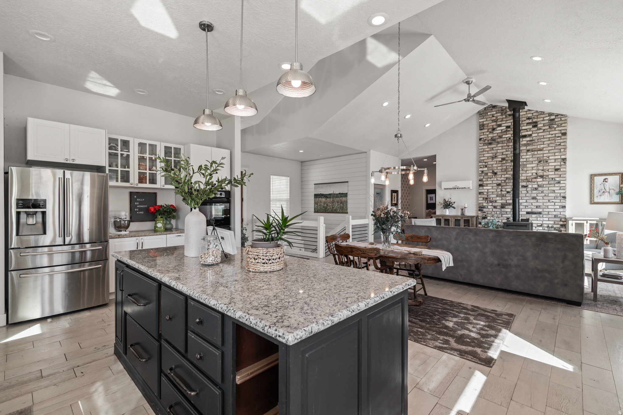 RIVER ROCK - Residential