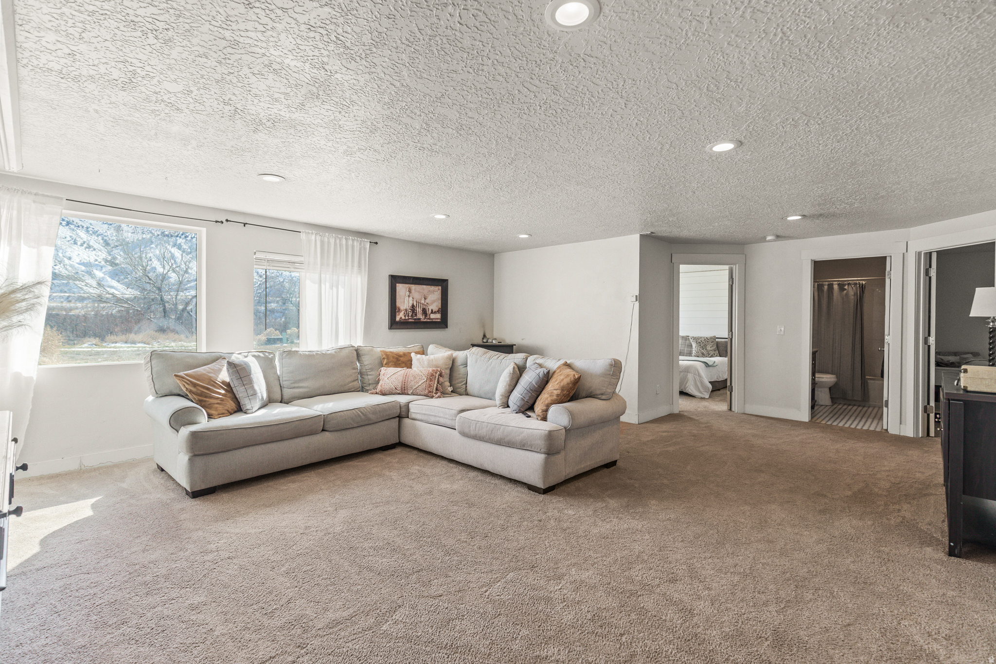 RIVER ROCK - Residential