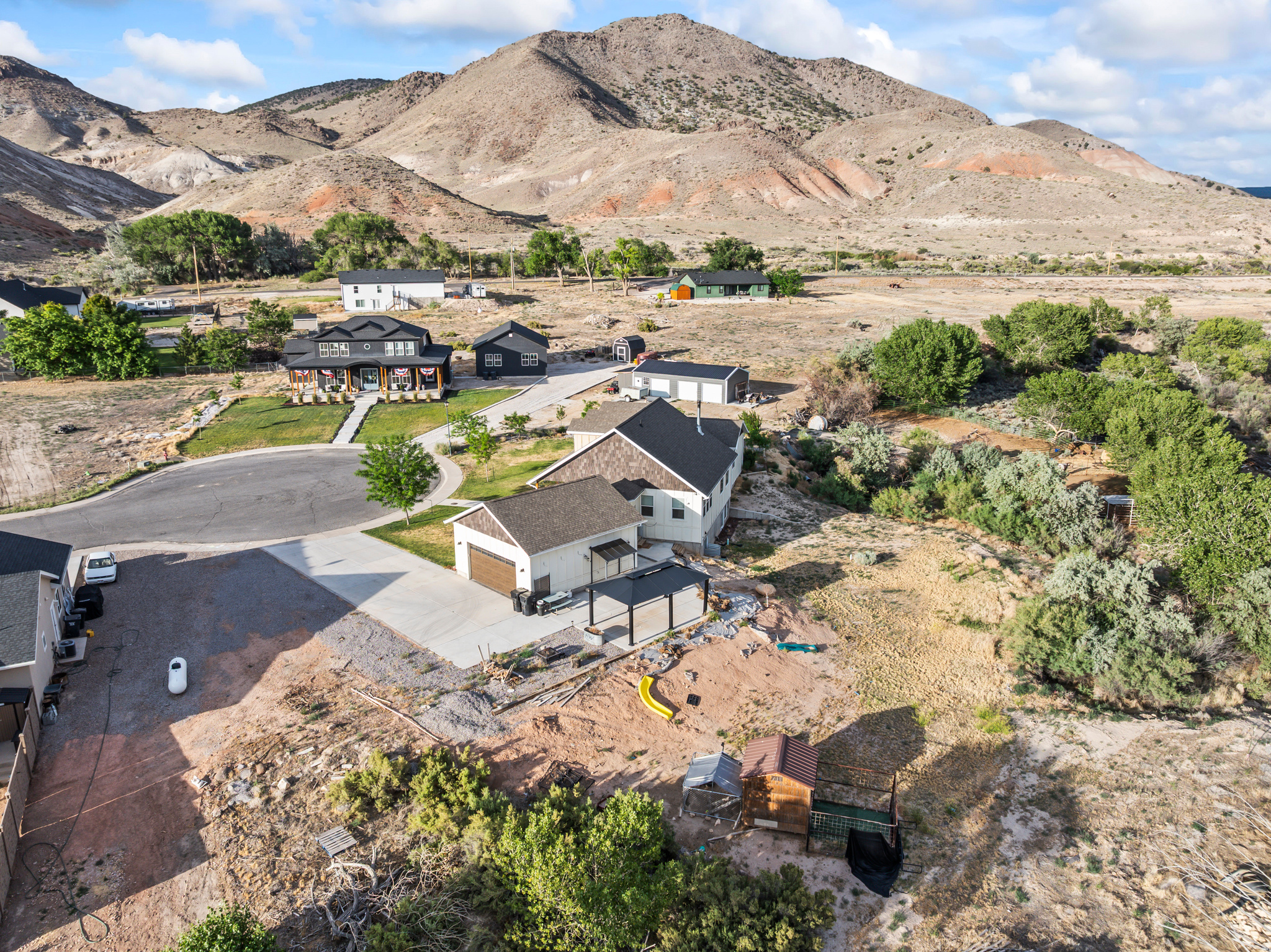 RIVER ROCK - Residential