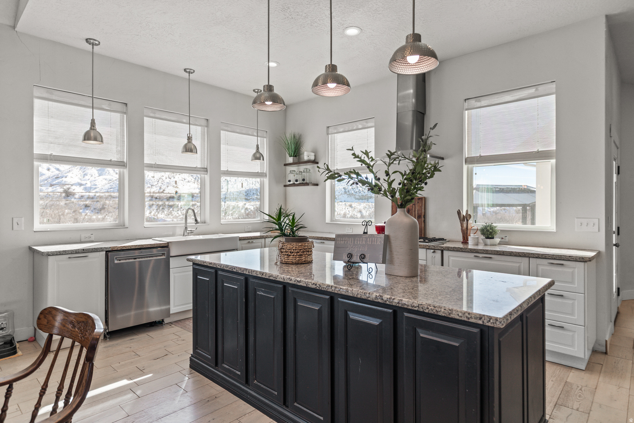RIVER ROCK - Residential