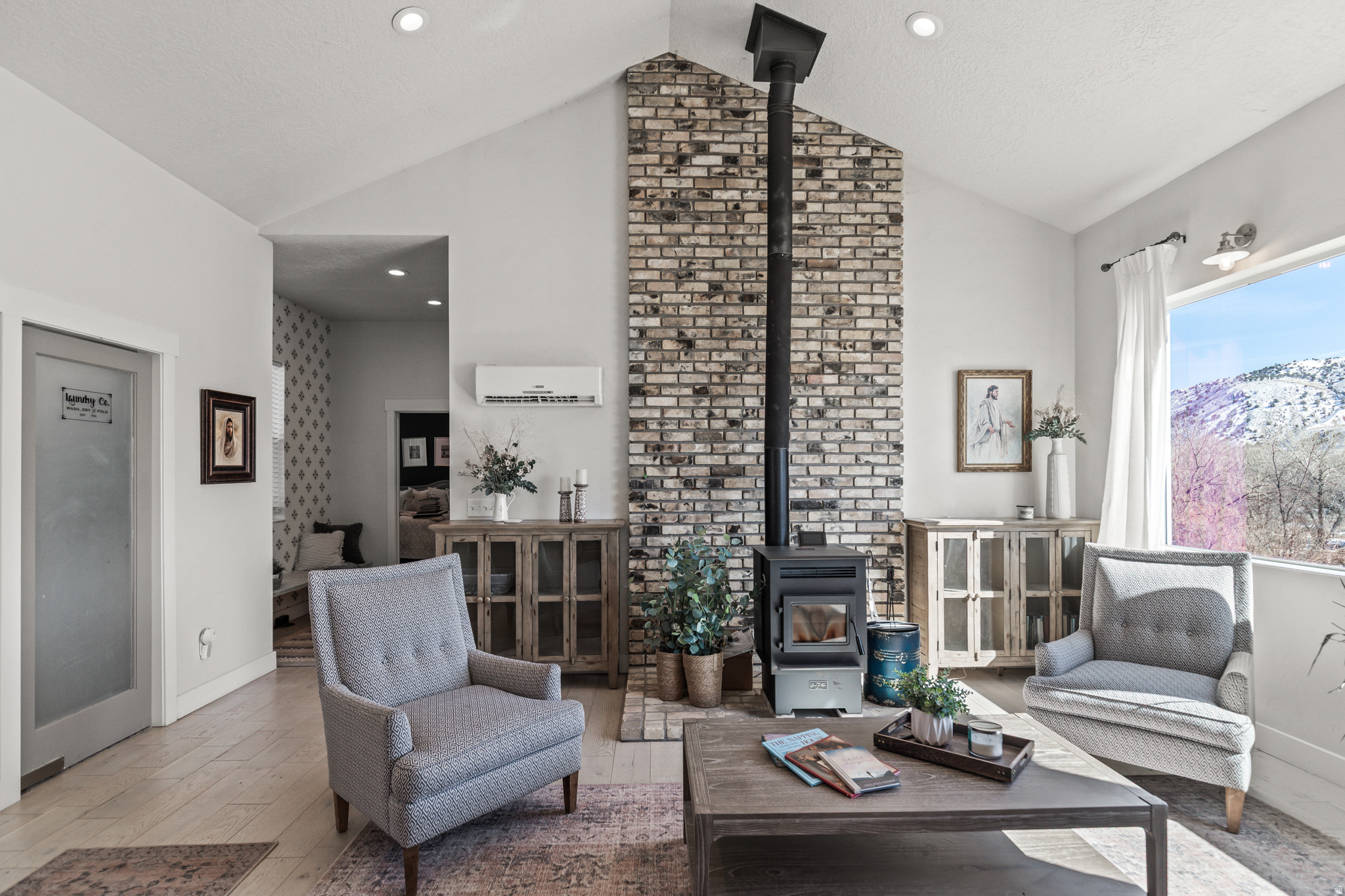 RIVER ROCK - Residential