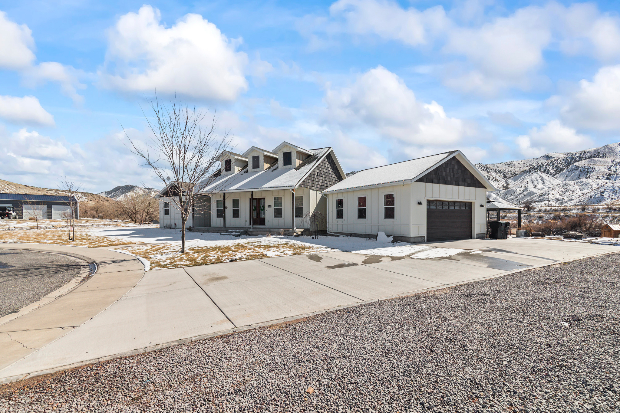 RIVER ROCK - Residential