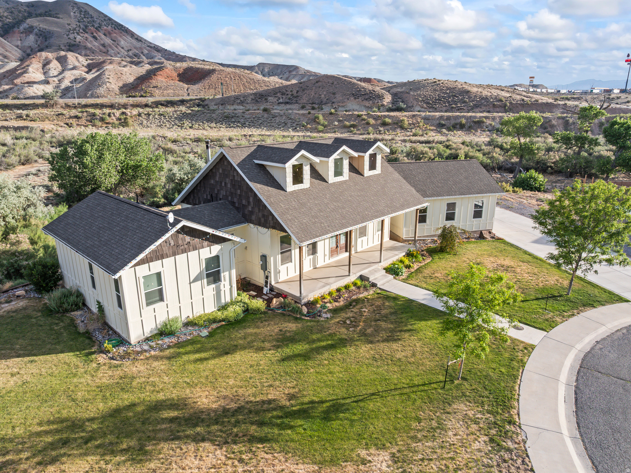 RIVER ROCK - Residential
