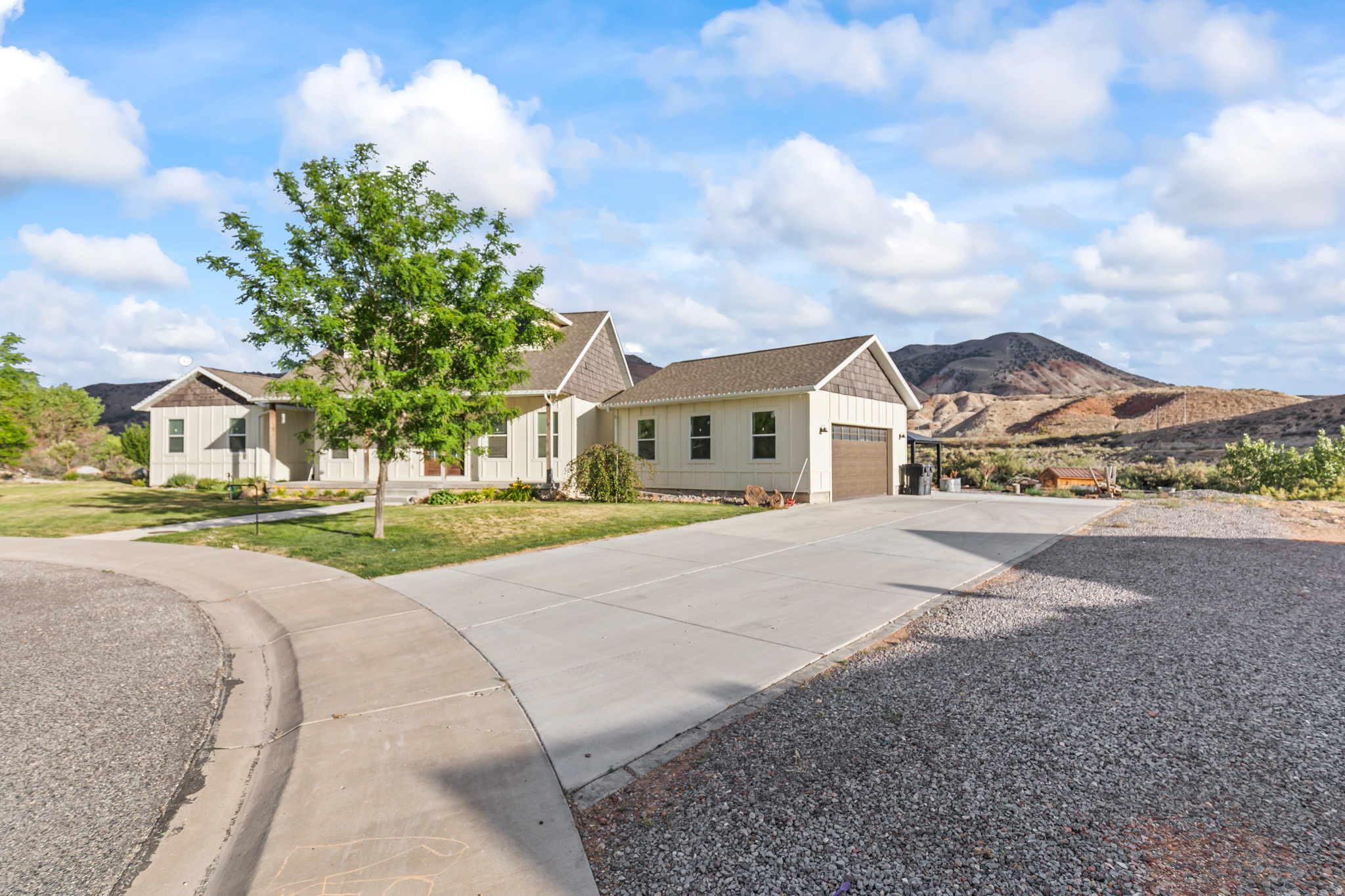 RIVER ROCK - Residential