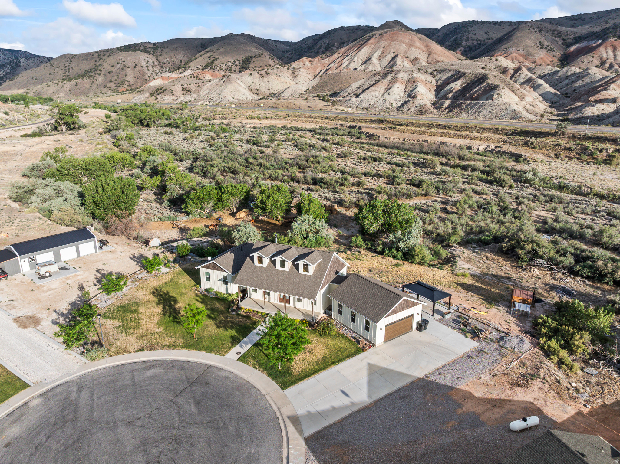 RIVER ROCK - Residential