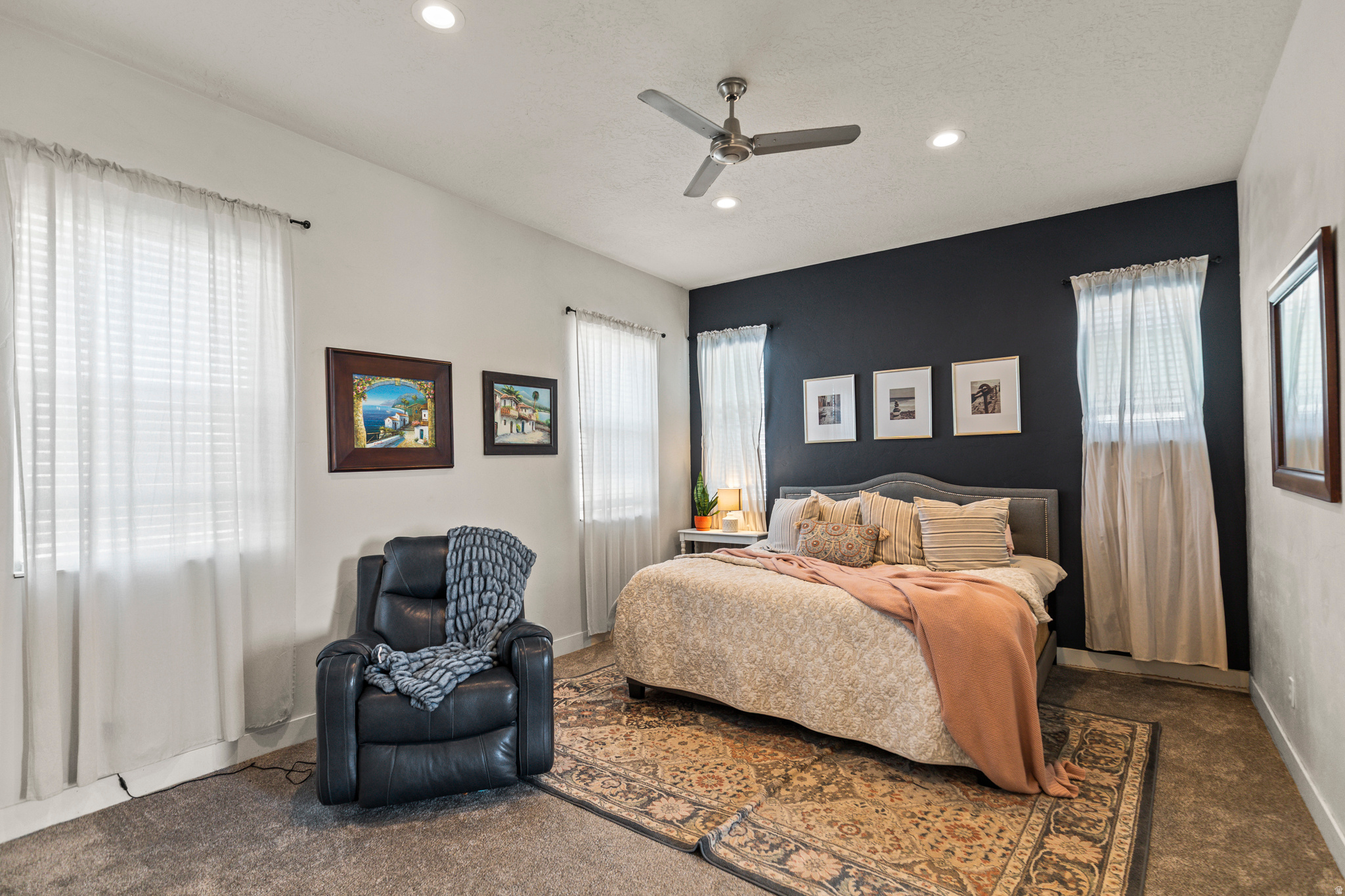 RIVER ROCK - Residential
