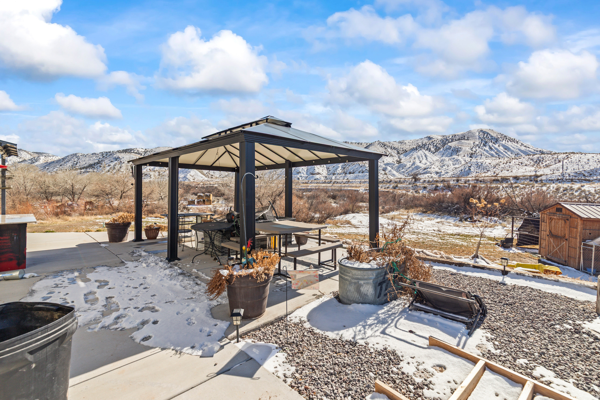 RIVER ROCK - Residential