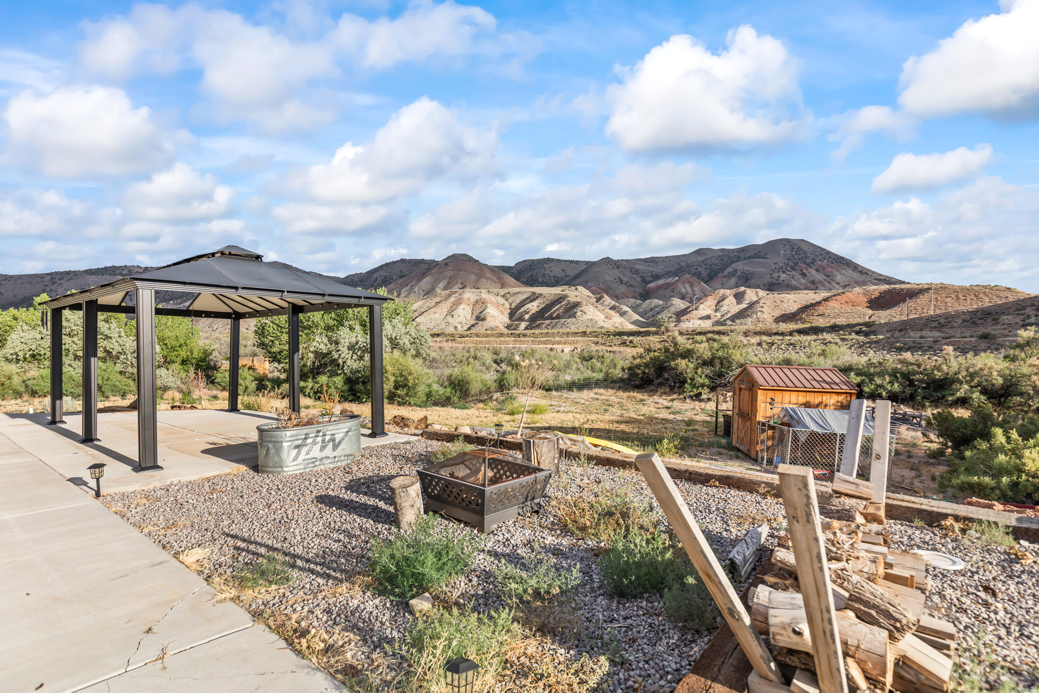 RIVER ROCK - Residential