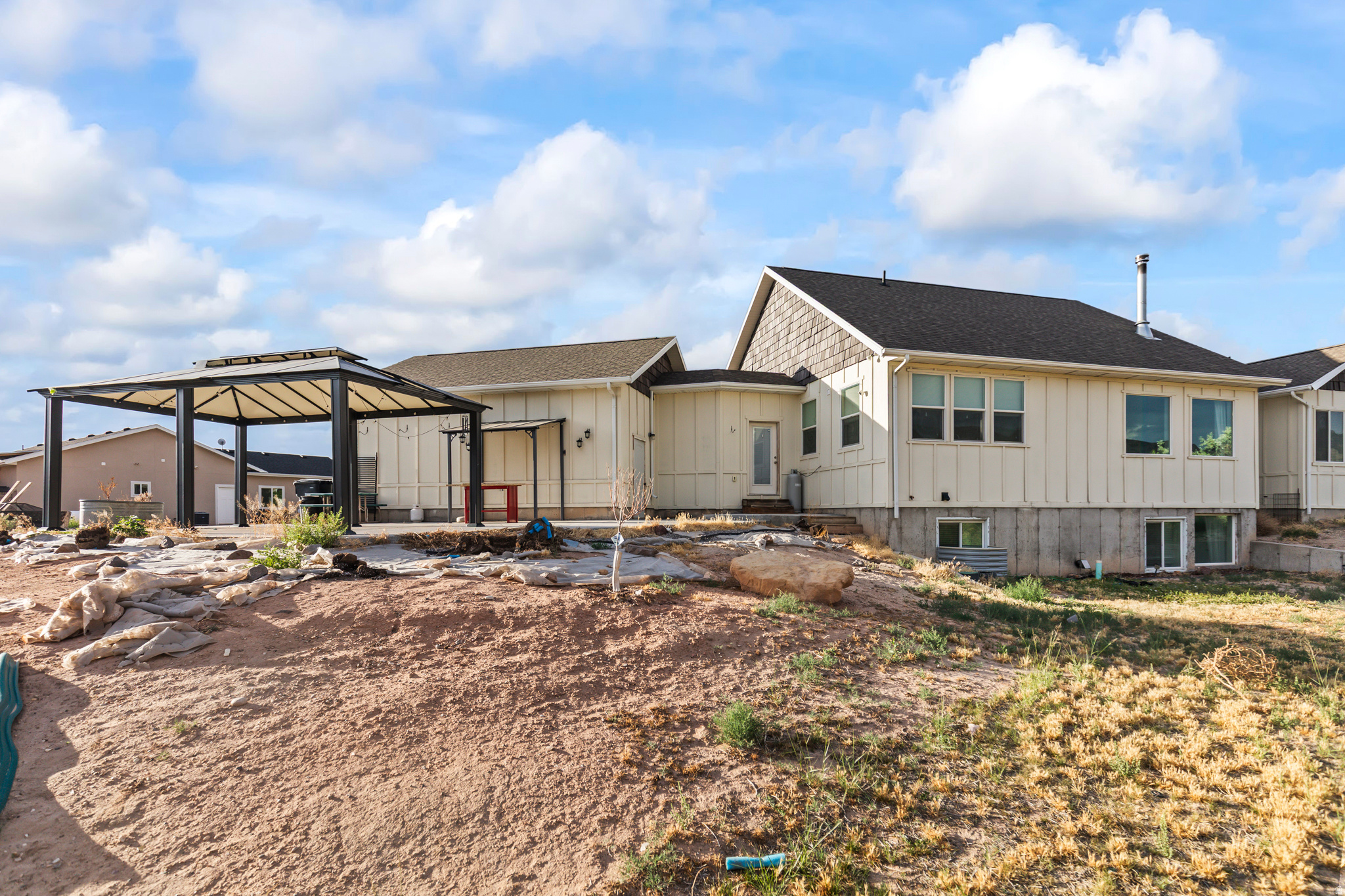 RIVER ROCK - Residential