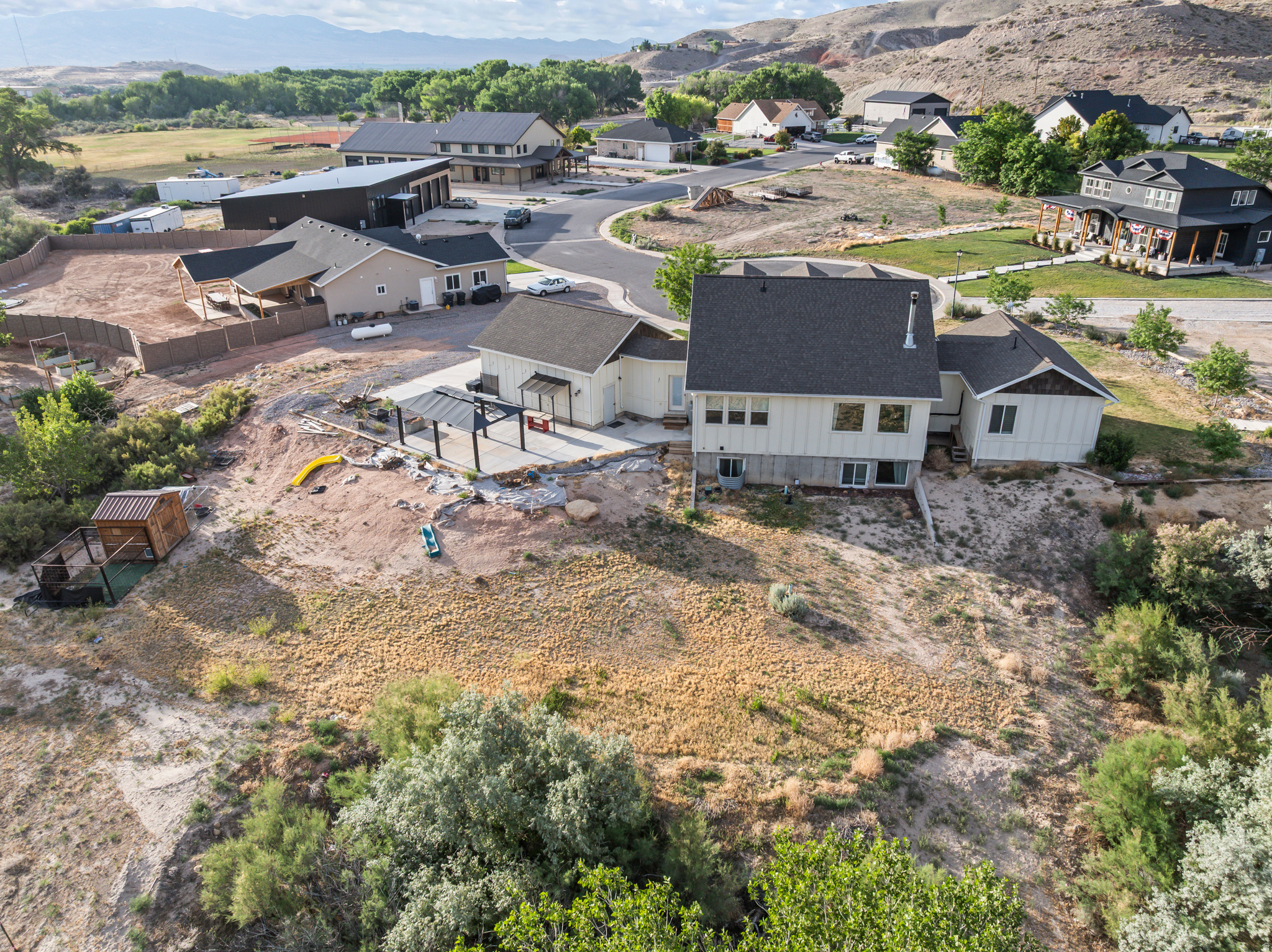 RIVER ROCK - Residential