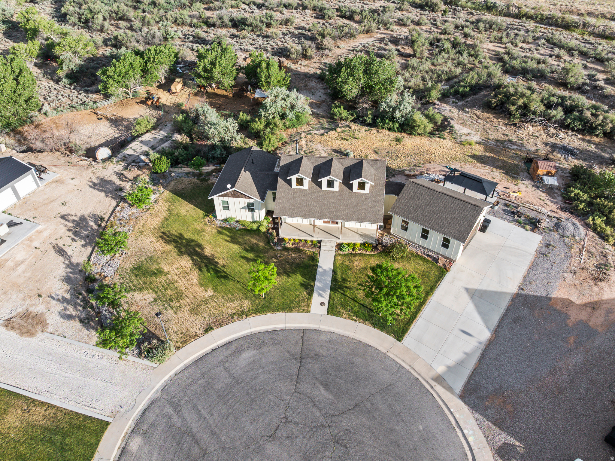 RIVER ROCK - Residential