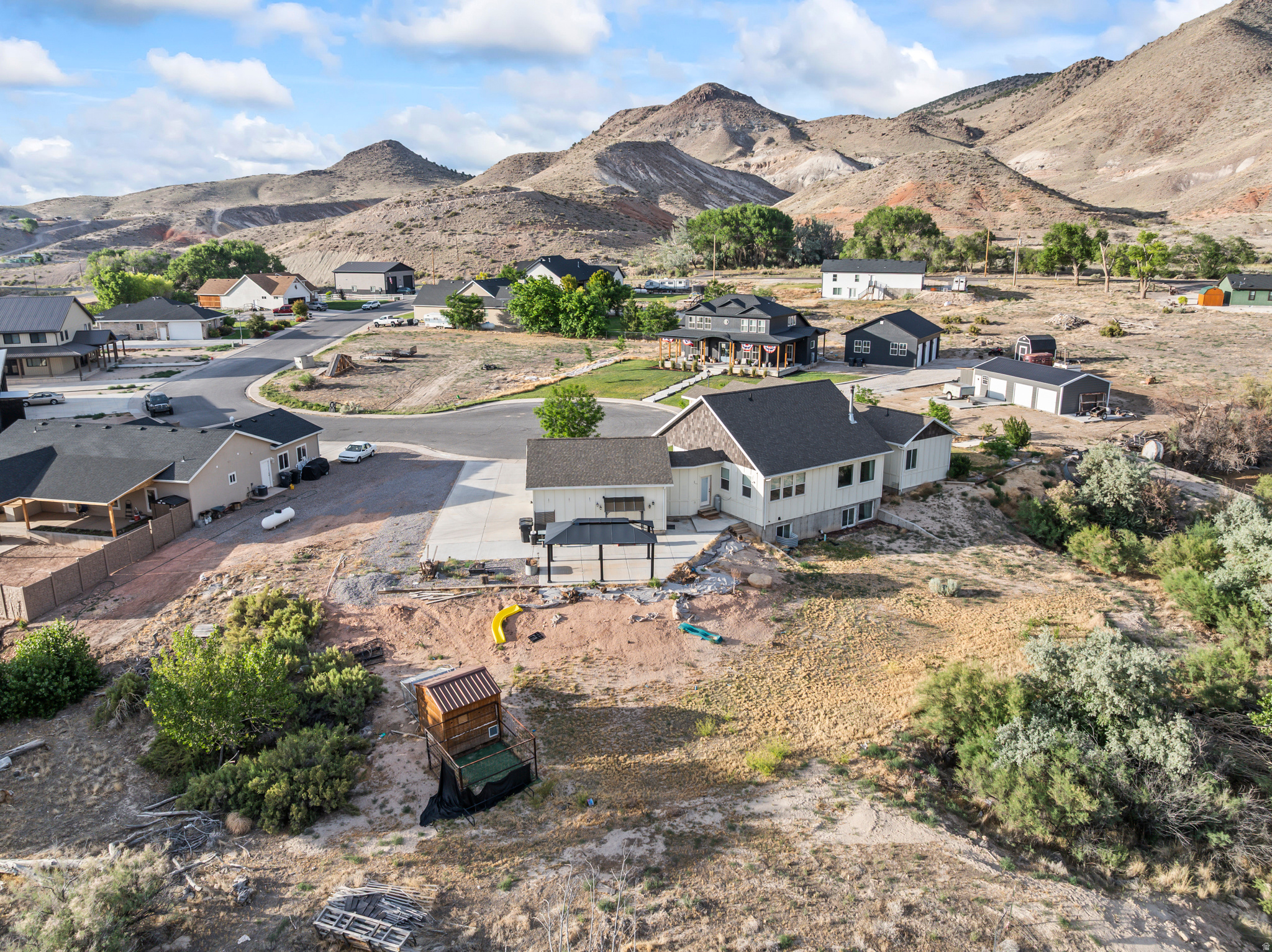RIVER ROCK - Residential