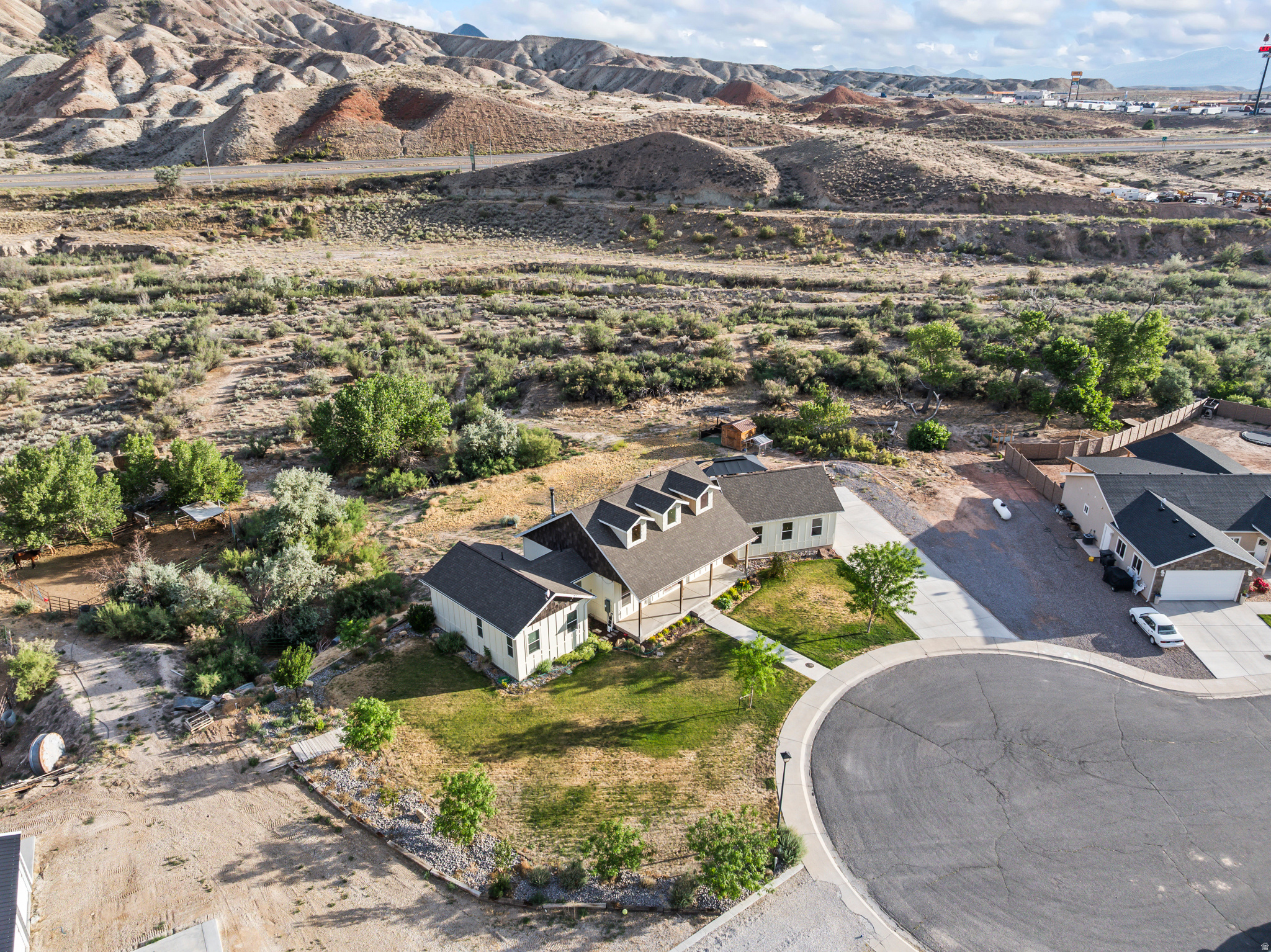 RIVER ROCK - Residential