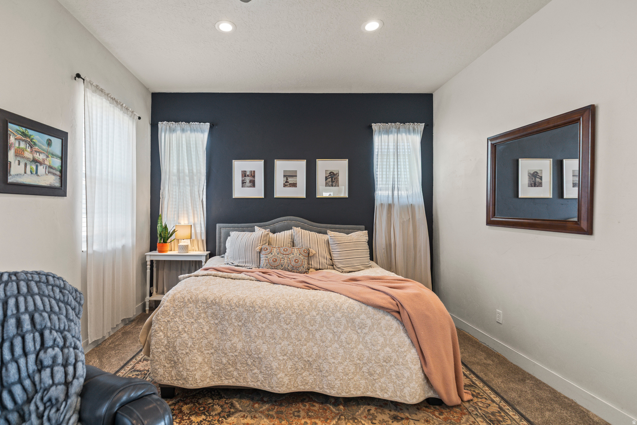 RIVER ROCK - Residential
