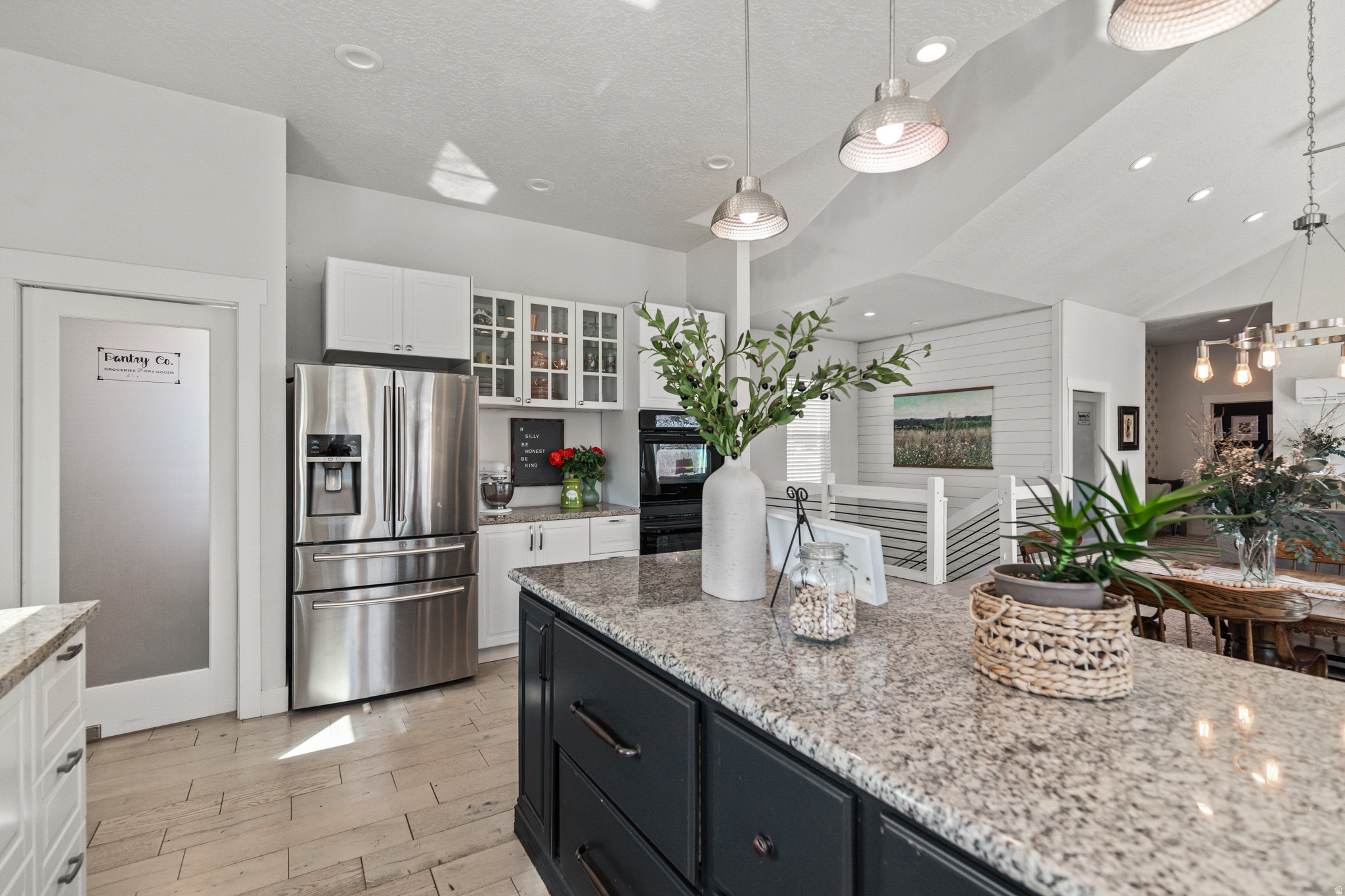 RIVER ROCK - Residential