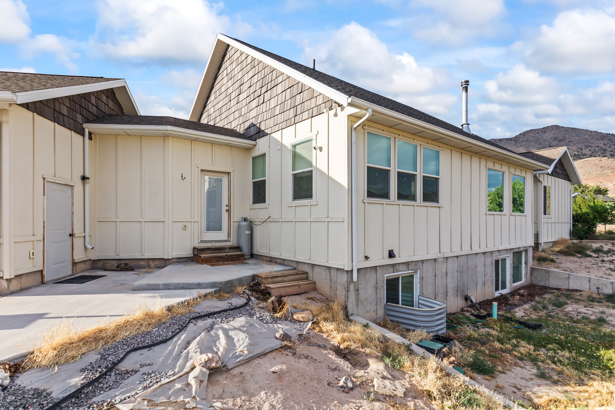 RIVER ROCK - Residential
