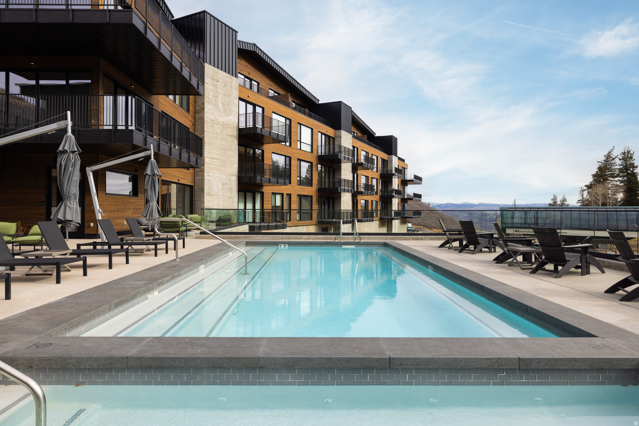 FOUNDERS PLACE - Residential