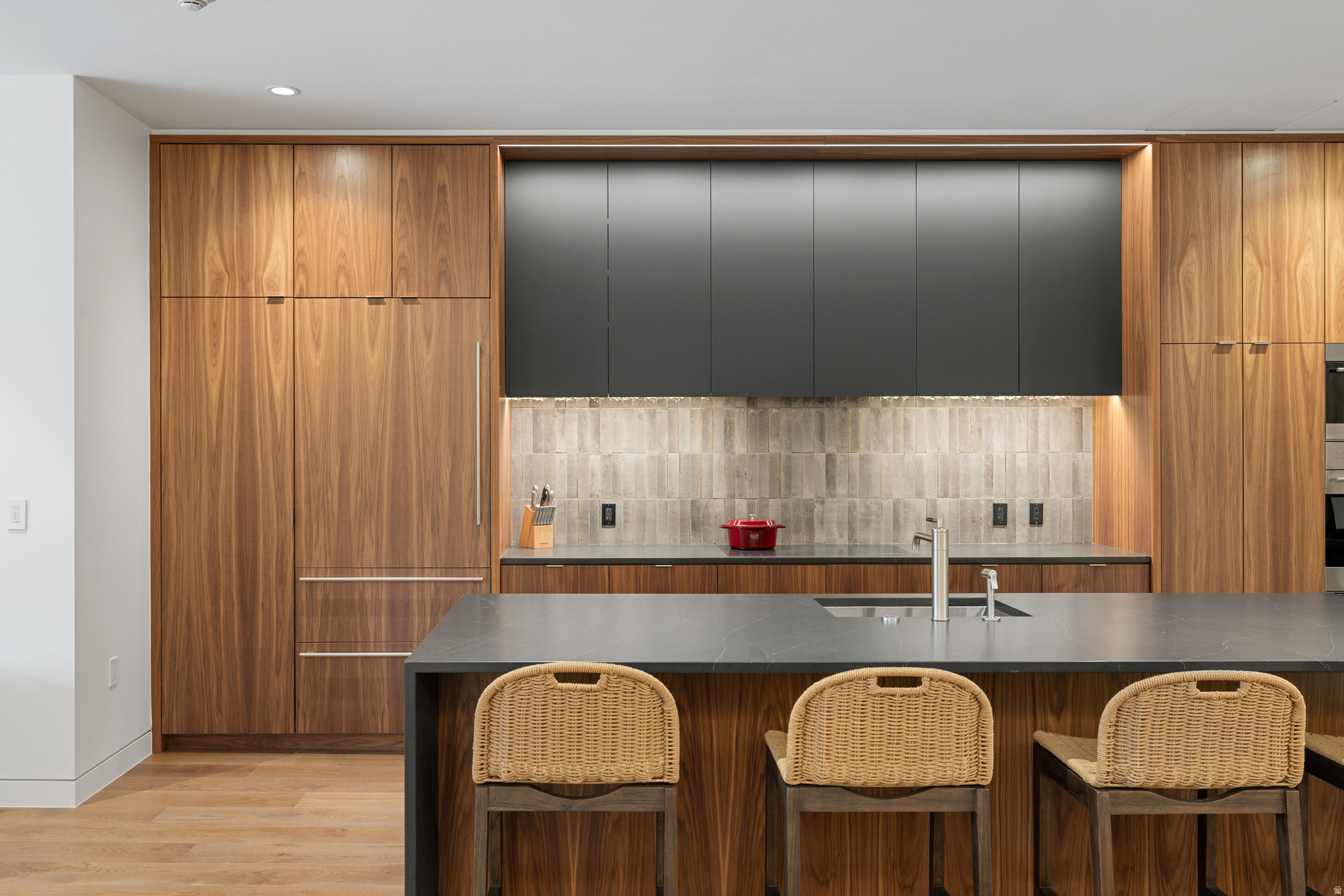 FOUNDERS PLACE - Residential