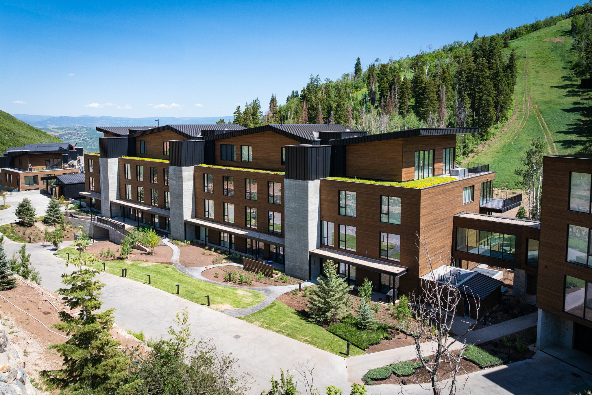 FOUNDERS PLACE - Residential